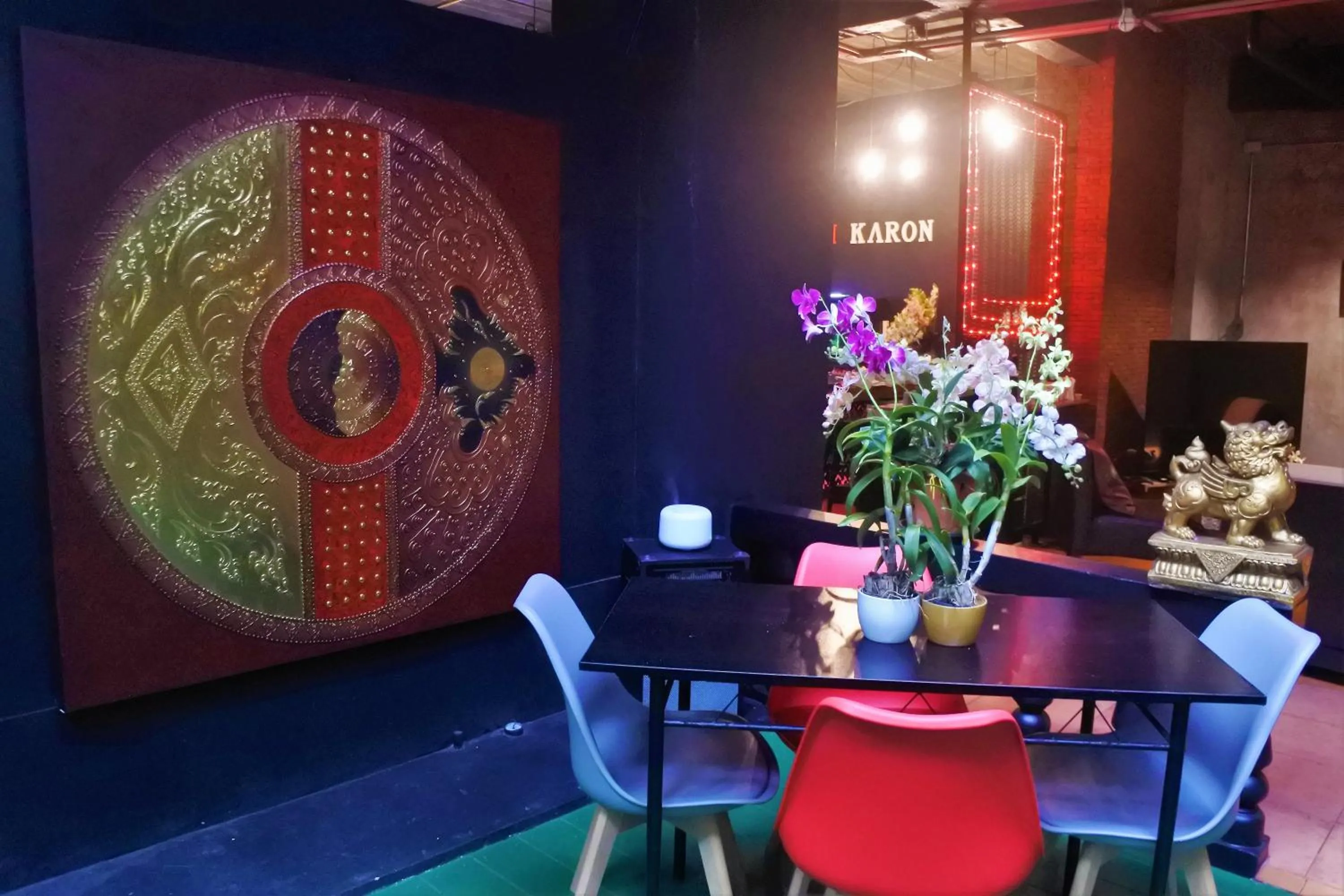 Dining area in Hi Karon Beach