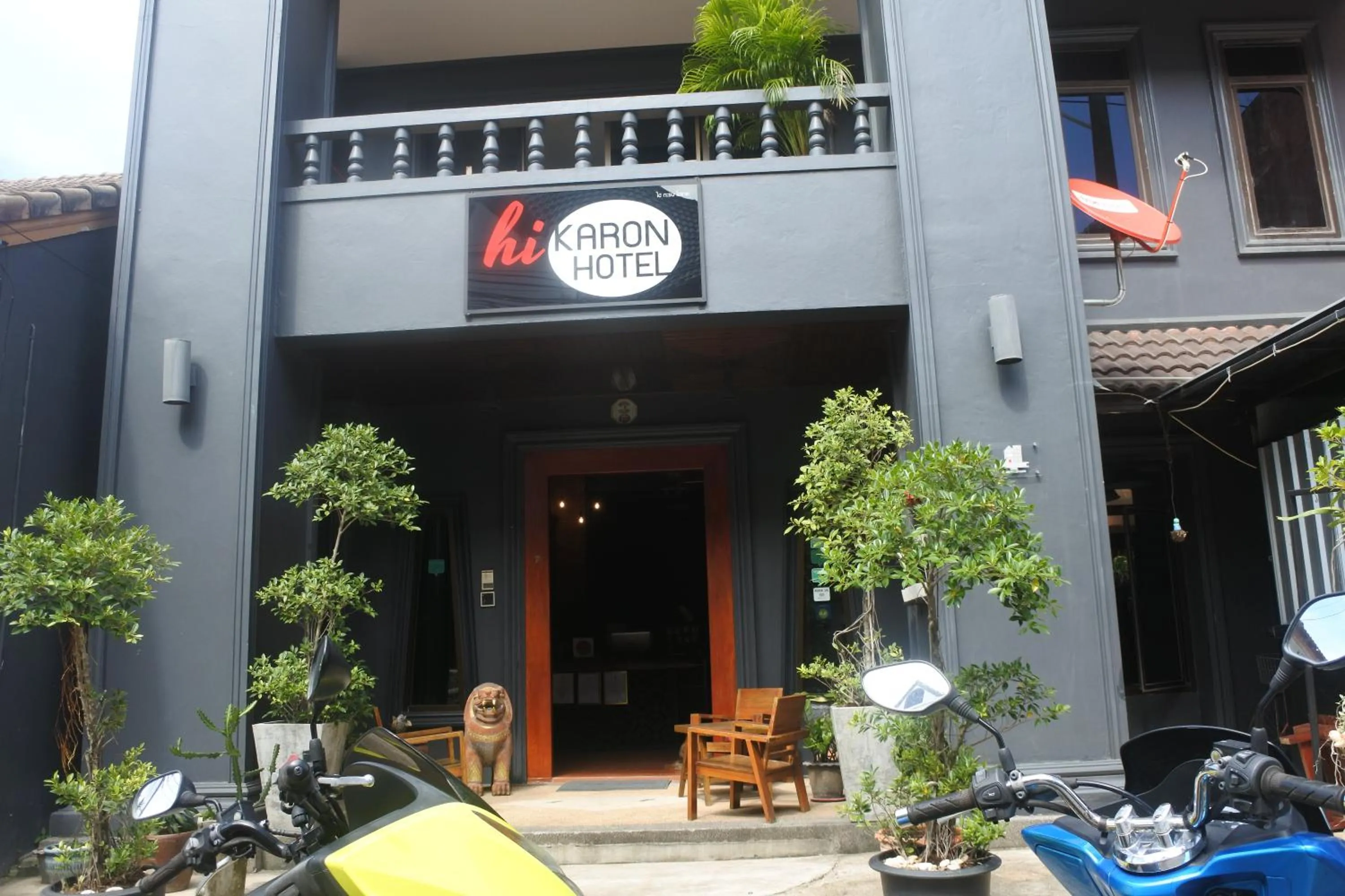 Facade/entrance in Hi Karon Beach