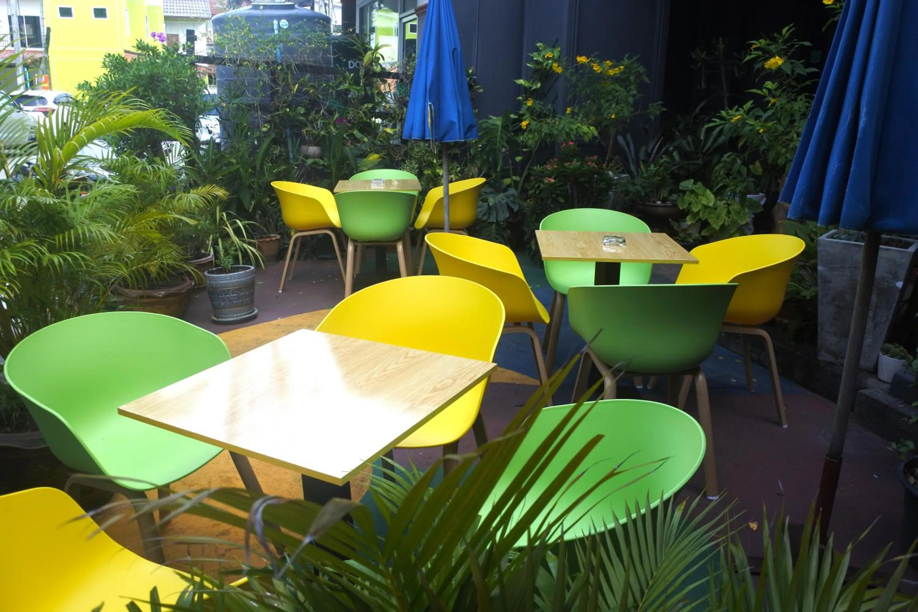 Patio in Hi Karon Beach