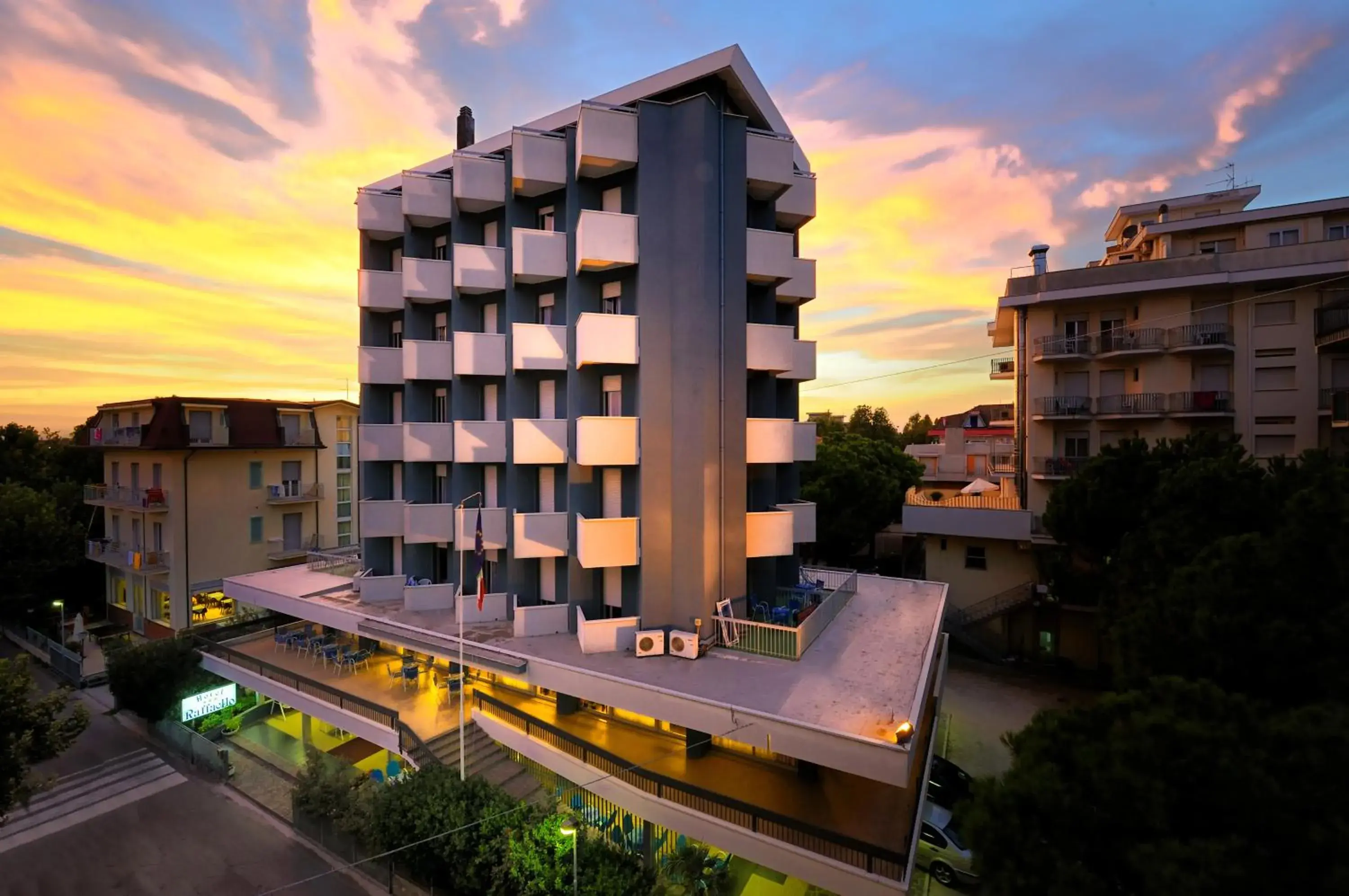 Facade/entrance in Hotel Raffaello