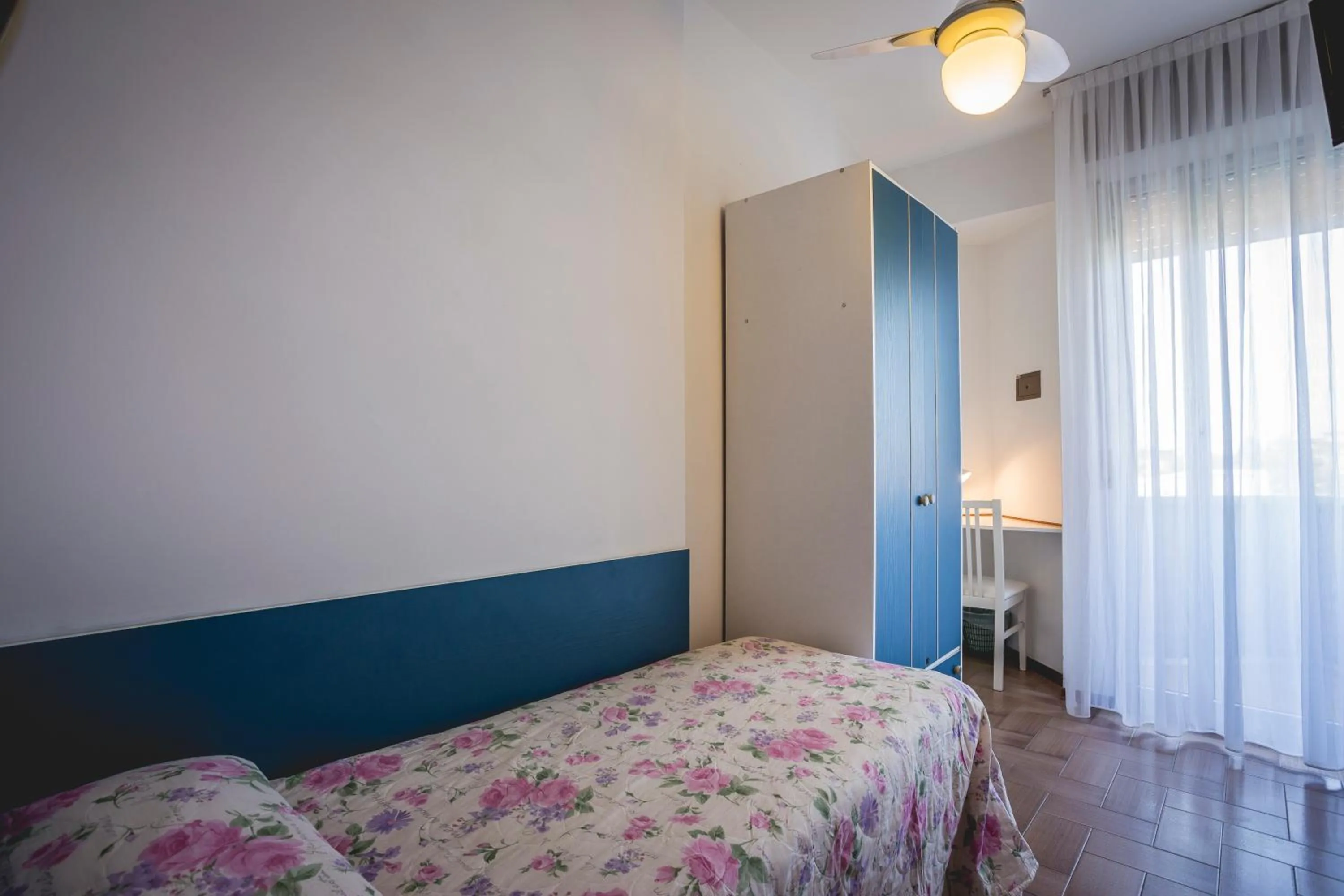 Balcony/Terrace, Bed in Hotel Raffaello