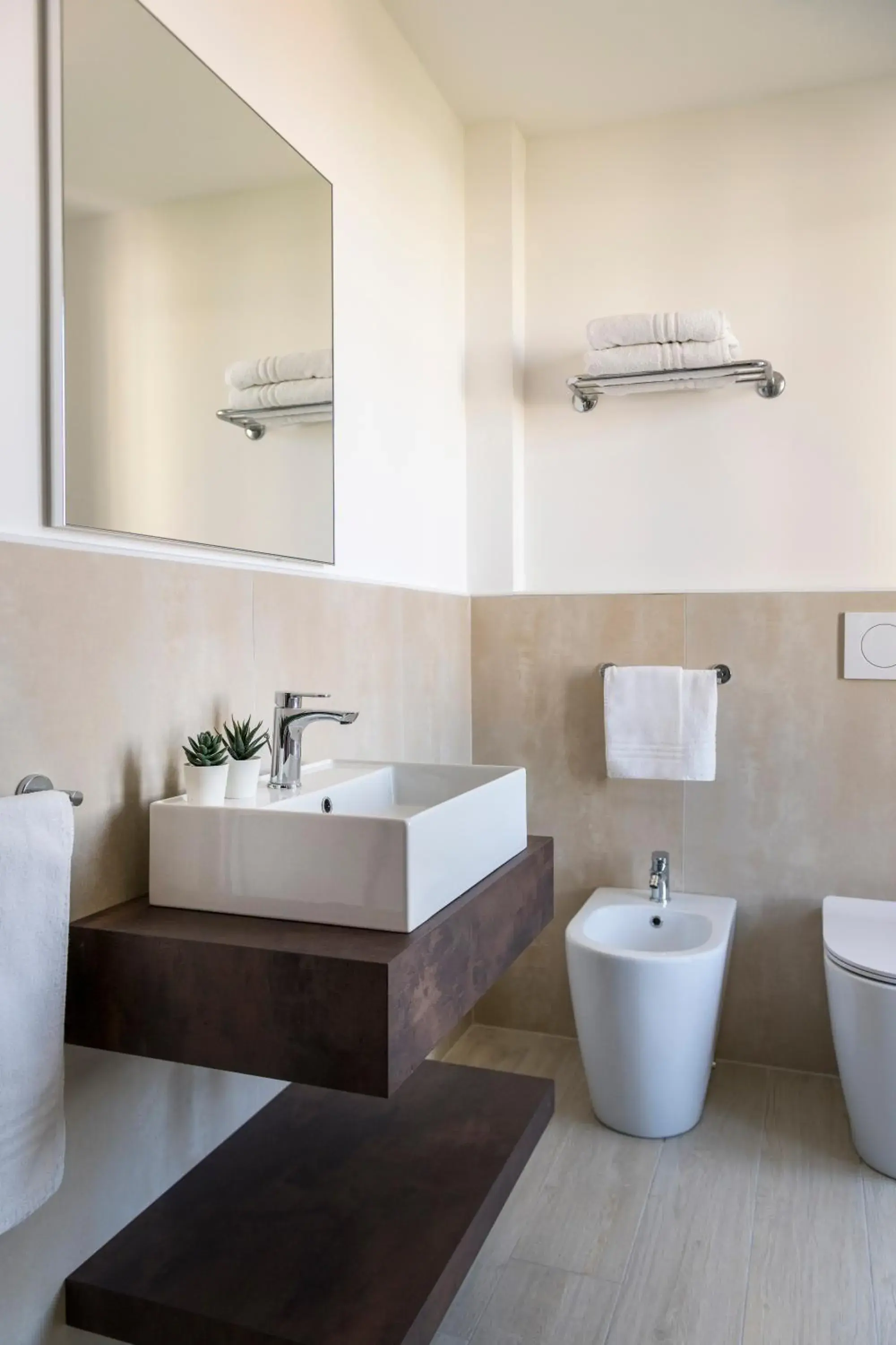 Toilet, Bathroom in Hotel Raffaello