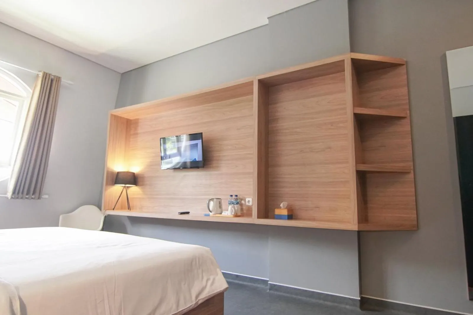 TV and multimedia, Bed in Kapal Garden Hotel at Rekreasi Sengkaling