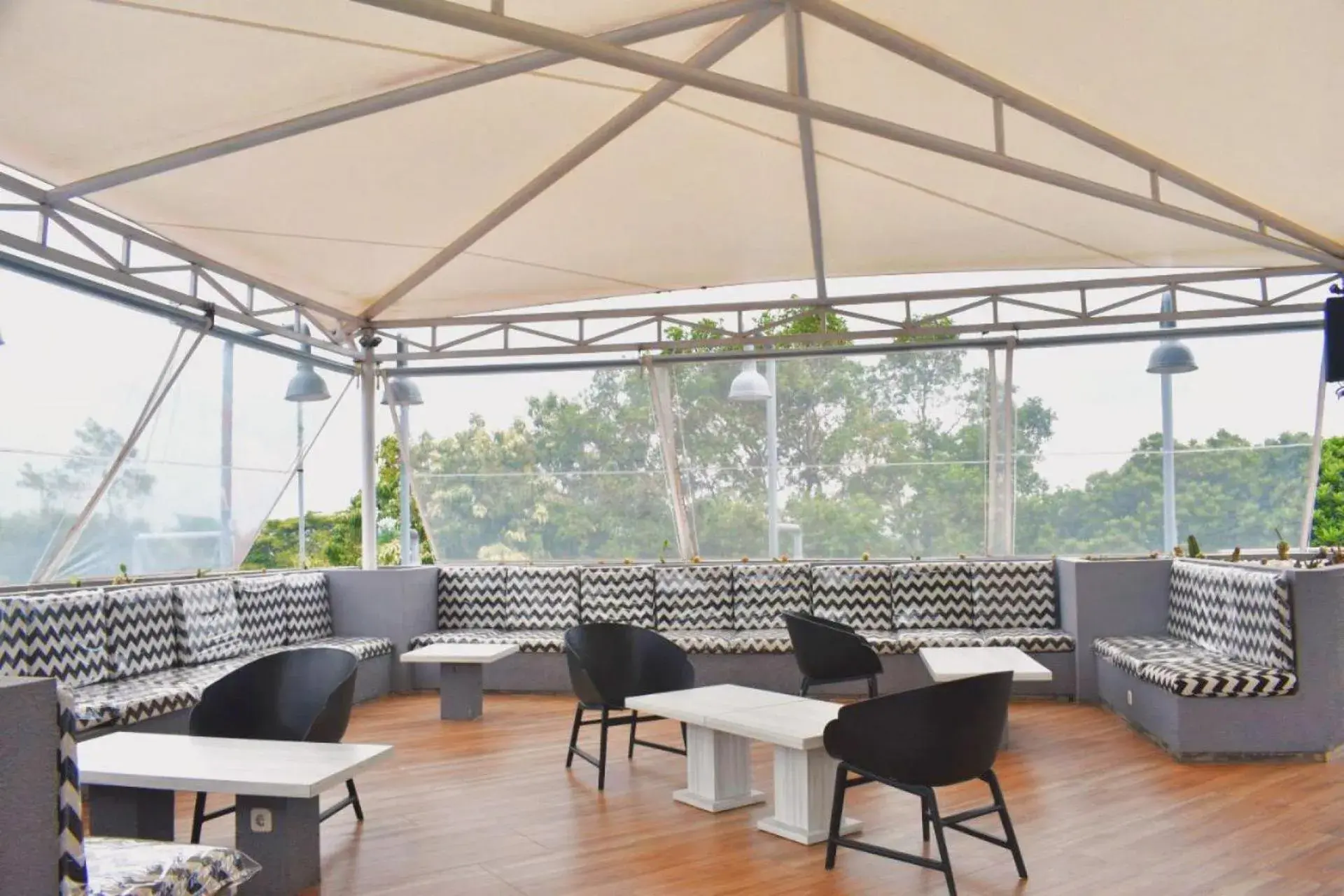 Restaurant/places to eat in Kapal Garden Hotel at Rekreasi Sengkaling Restaurant/places to eat in Kapal Garden Hotel at Rekreasi Sengkaling