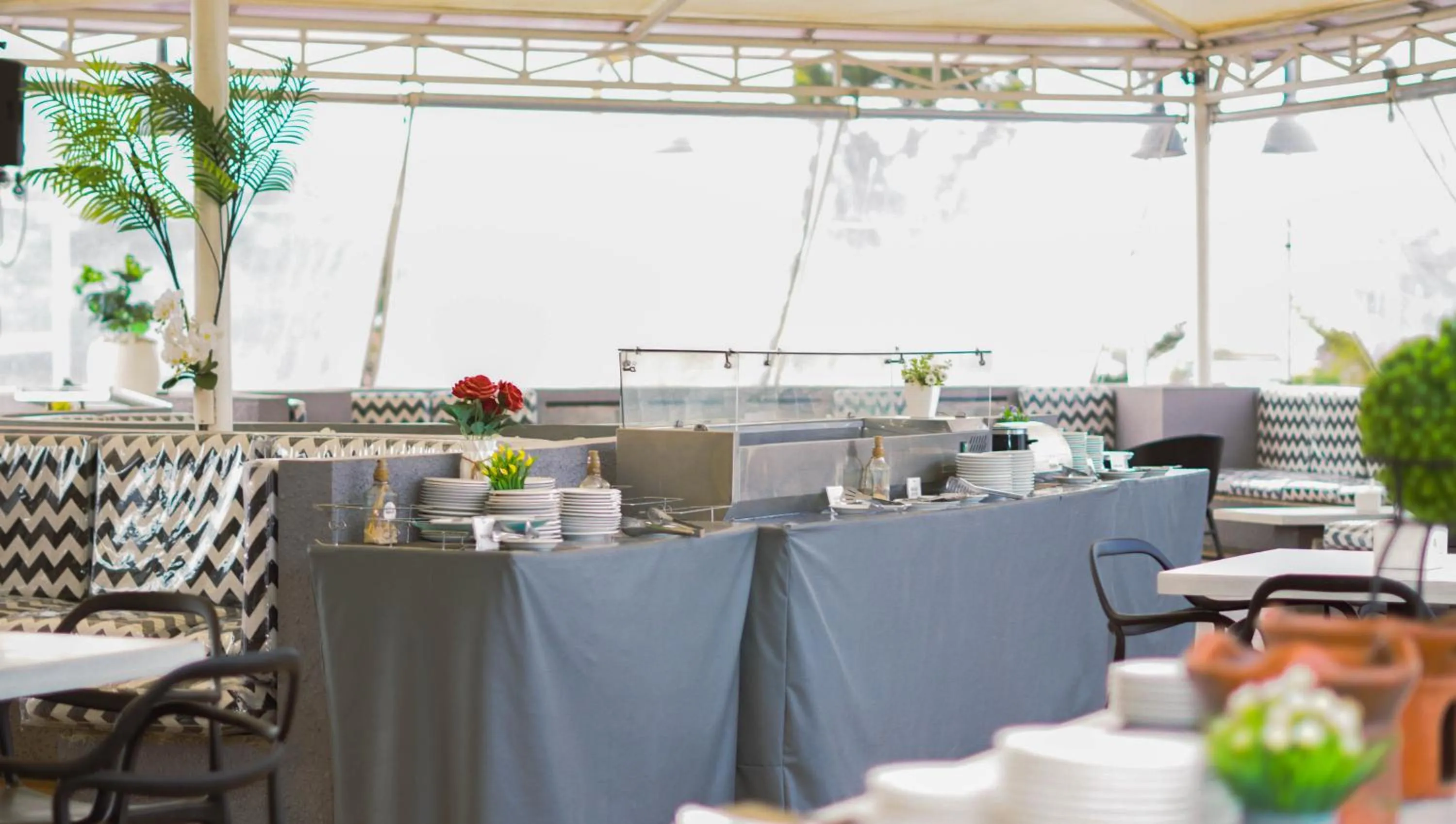 Restaurant/places to eat in Kapal Garden Hotel at Rekreasi Sengkaling