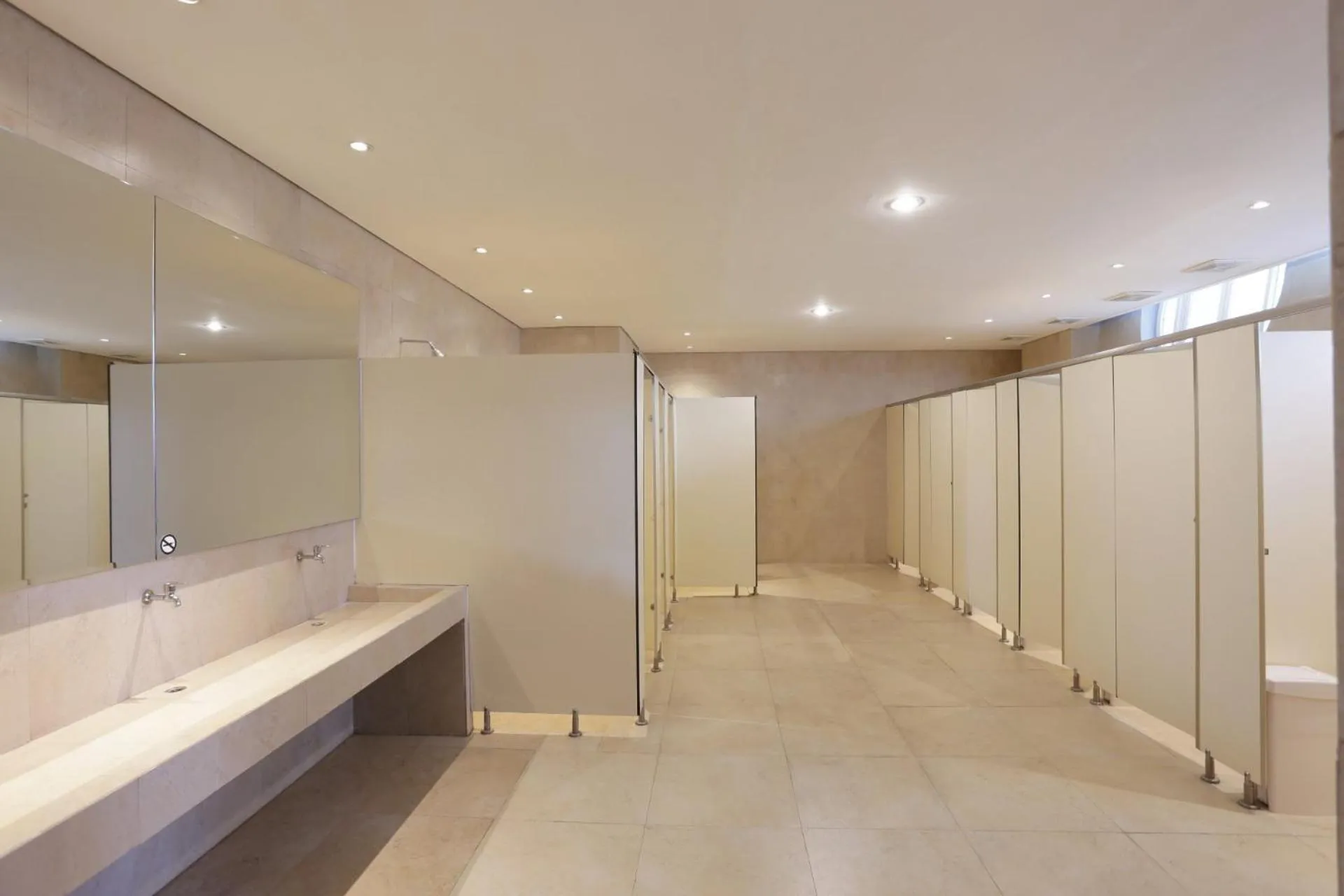 Bathroom in Kapal Garden Hotel at Rekreasi Sengkaling