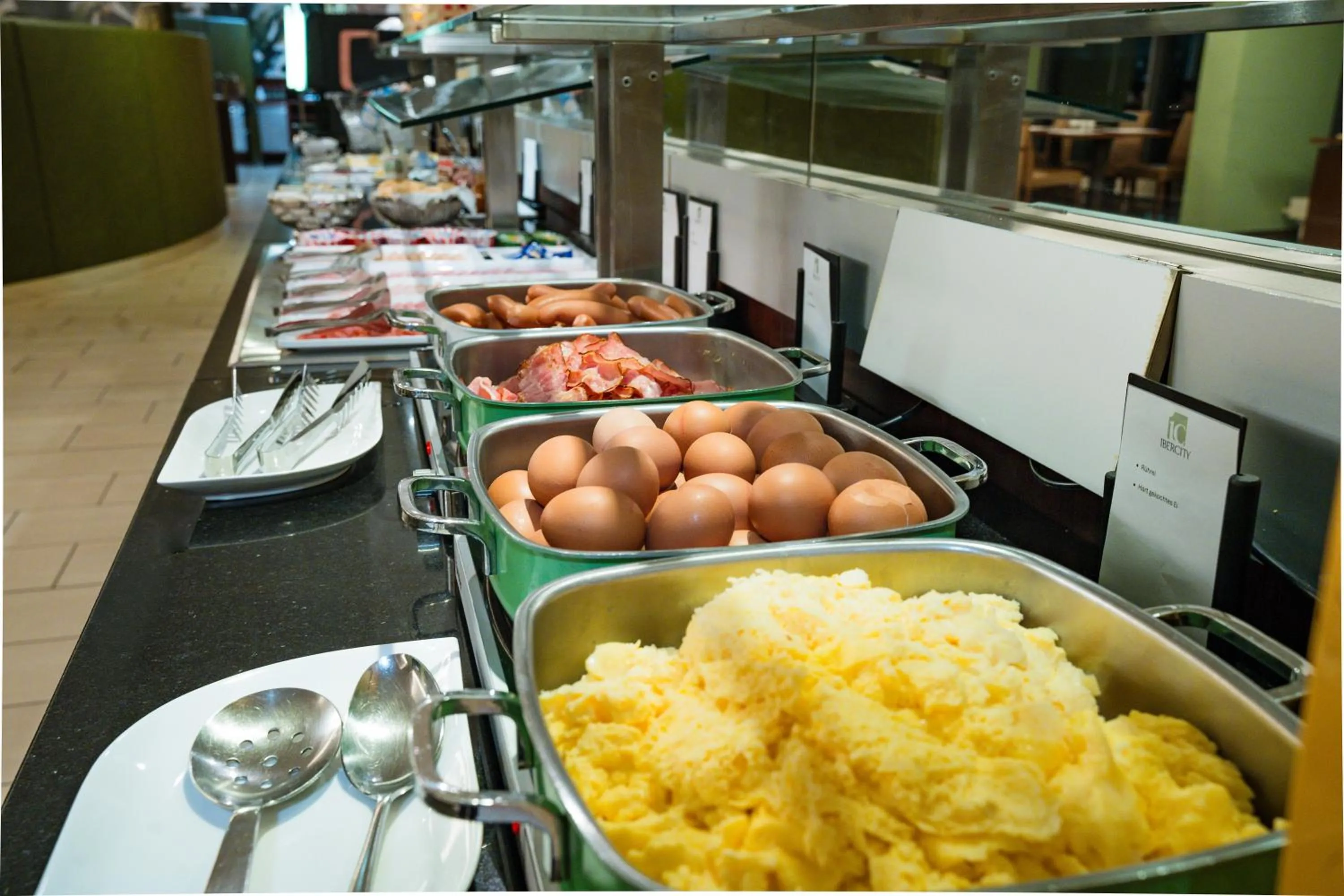 Buffet breakfast in Ibercity Wien Schönbrunn