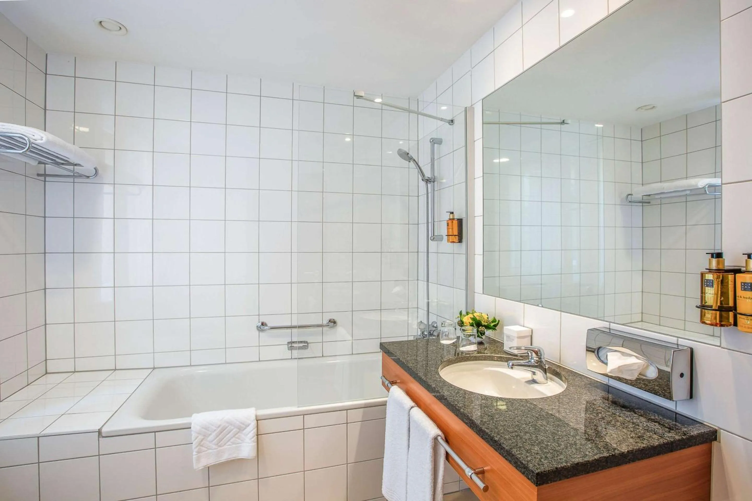 Bedroom in Quality Hotel Vienna