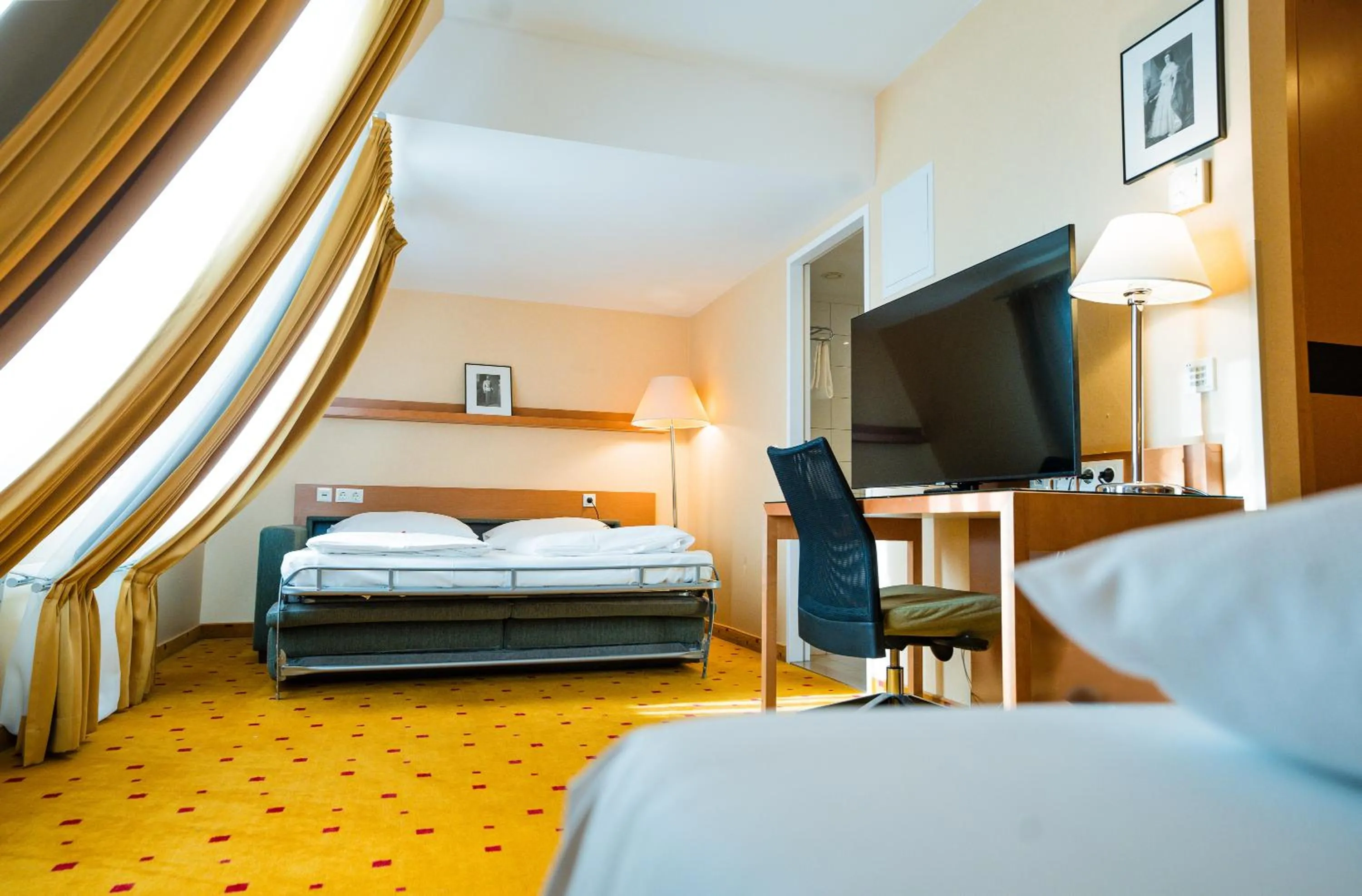TV and multimedia, Bed in Ibercity Wien Schönbrunn