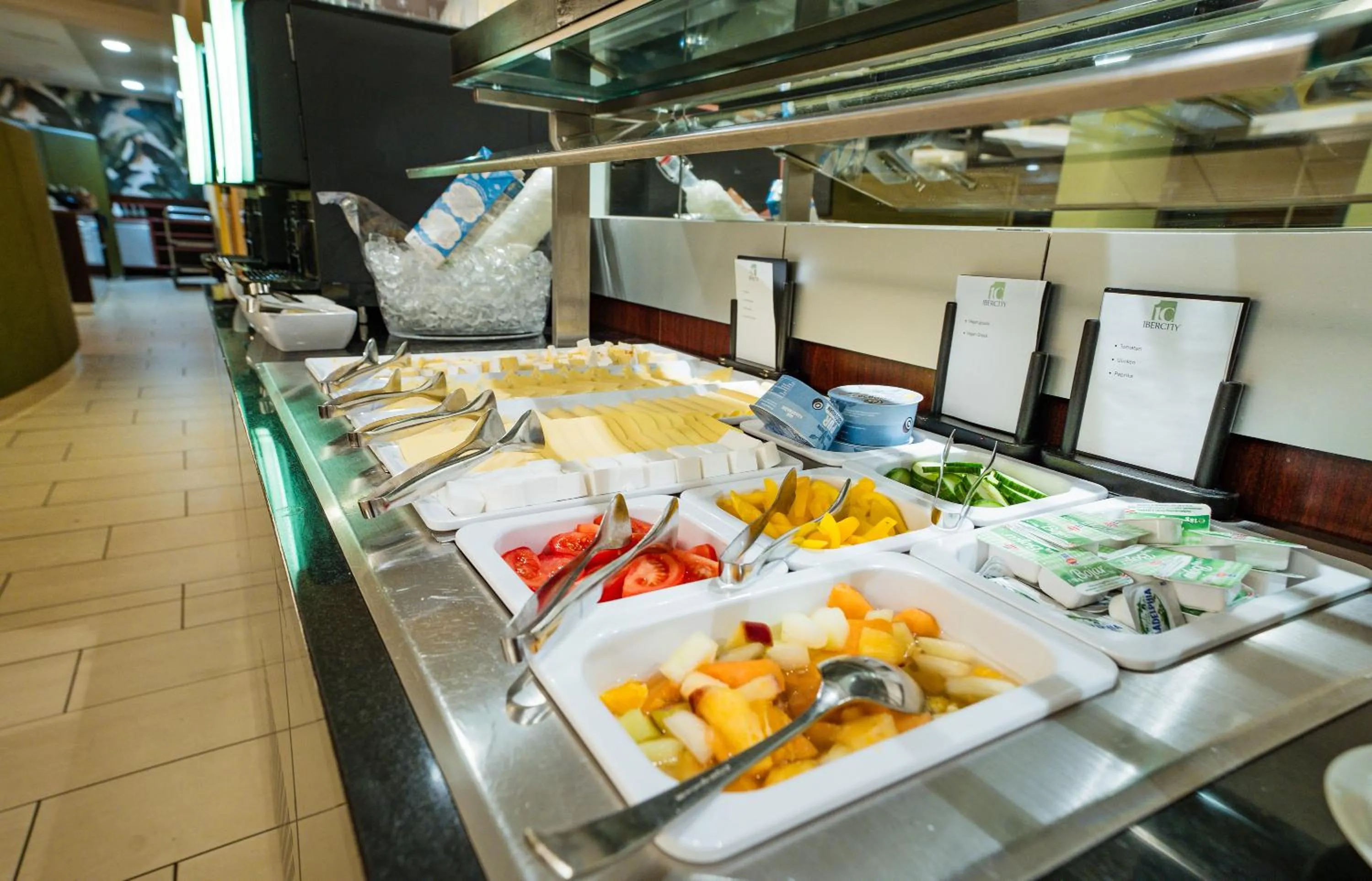 Buffet breakfast in Ibercity Wien Schönbrunn