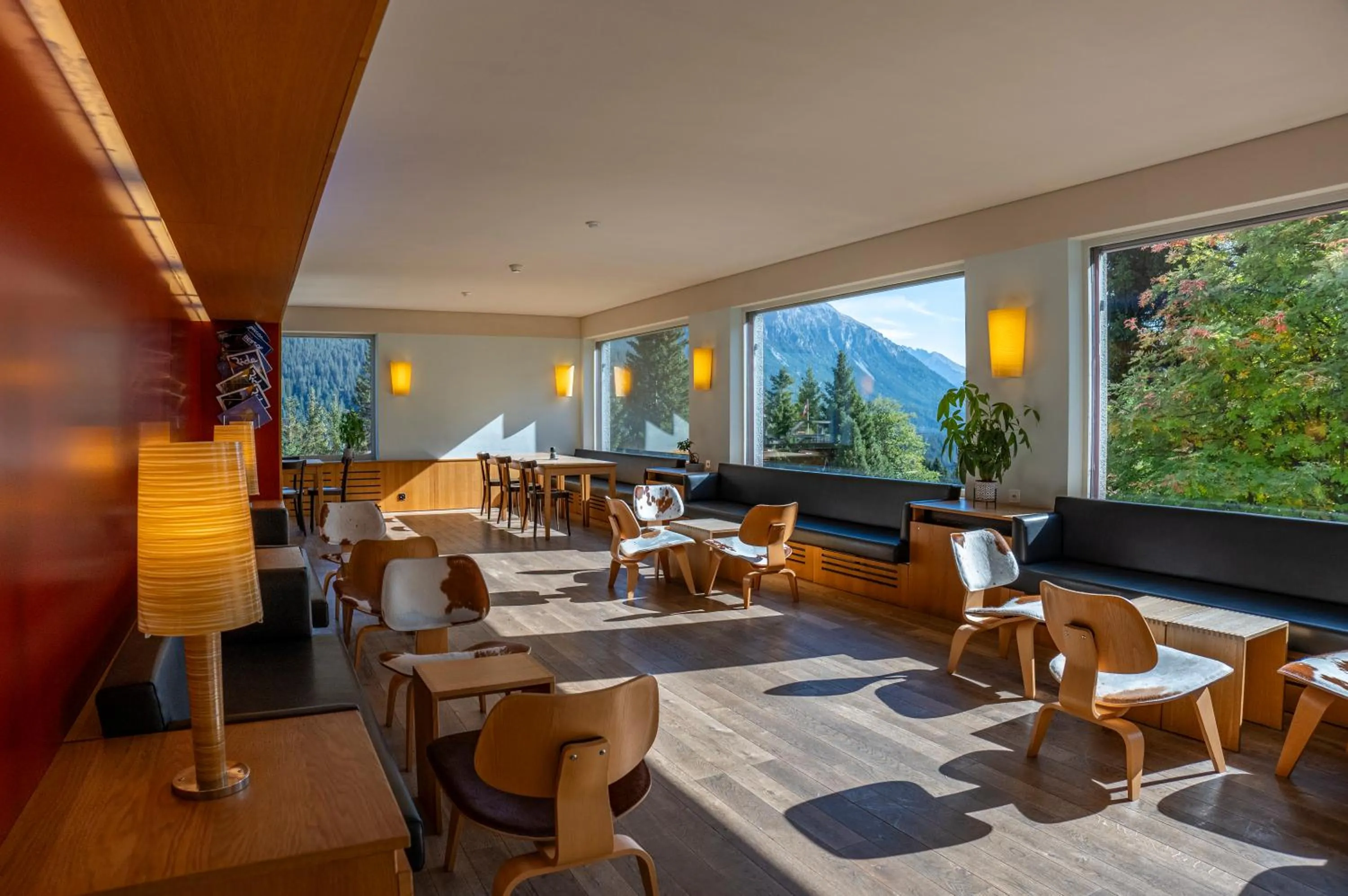 Communal lounge/ TV room in Valbella-Lenzerheide Youth Hostel