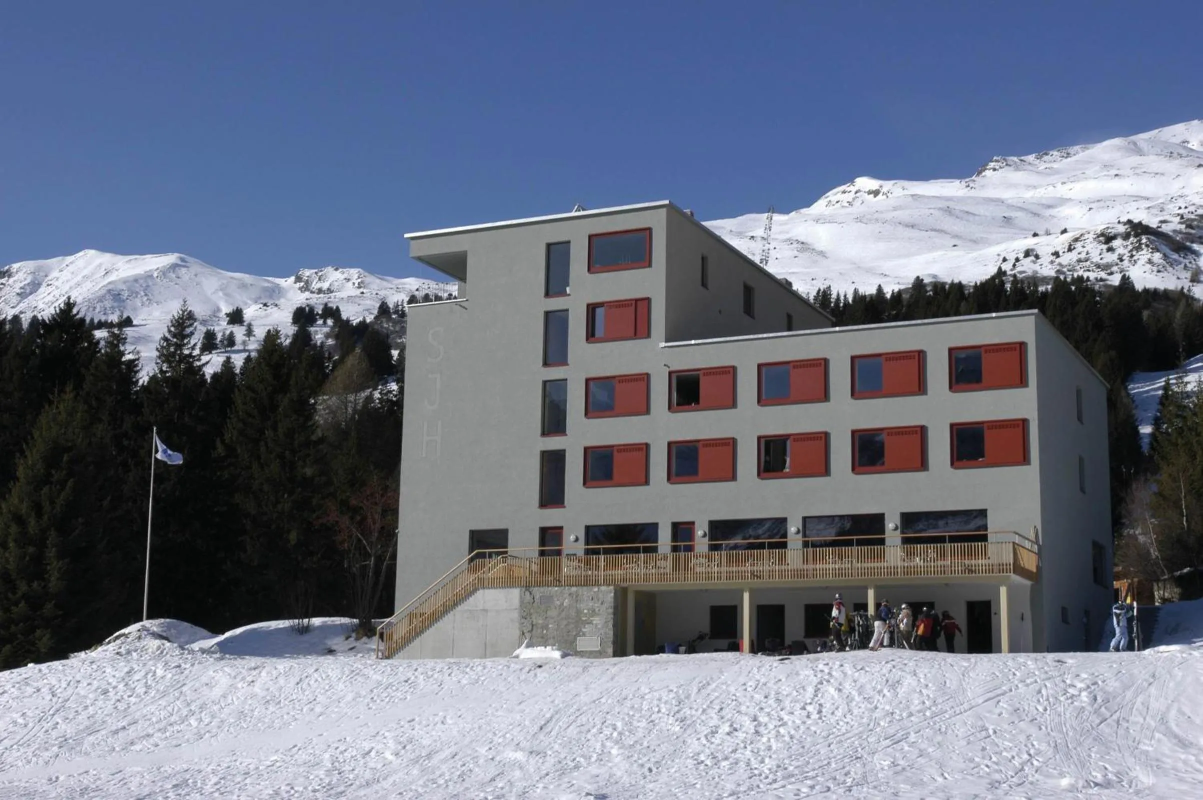 Facade/entrance in Valbella-Lenzerheide Youth Hostel