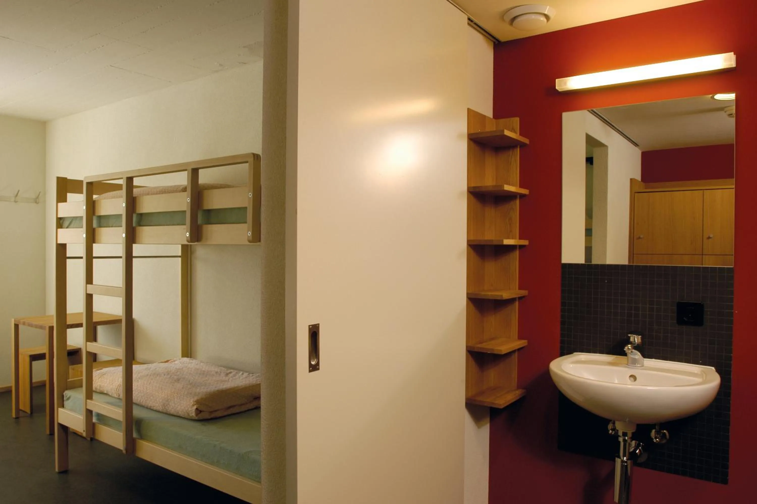 Photo of the whole room, Bed in Valbella-Lenzerheide Youth Hostel
