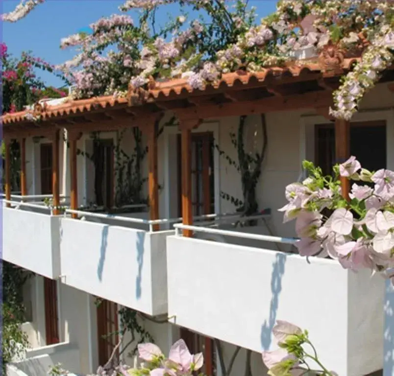 Costantonia Holiday Apartments Costantonia Holiday Apartments