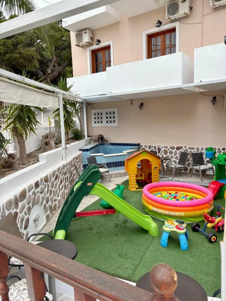 Costantonia Holiday Apartments