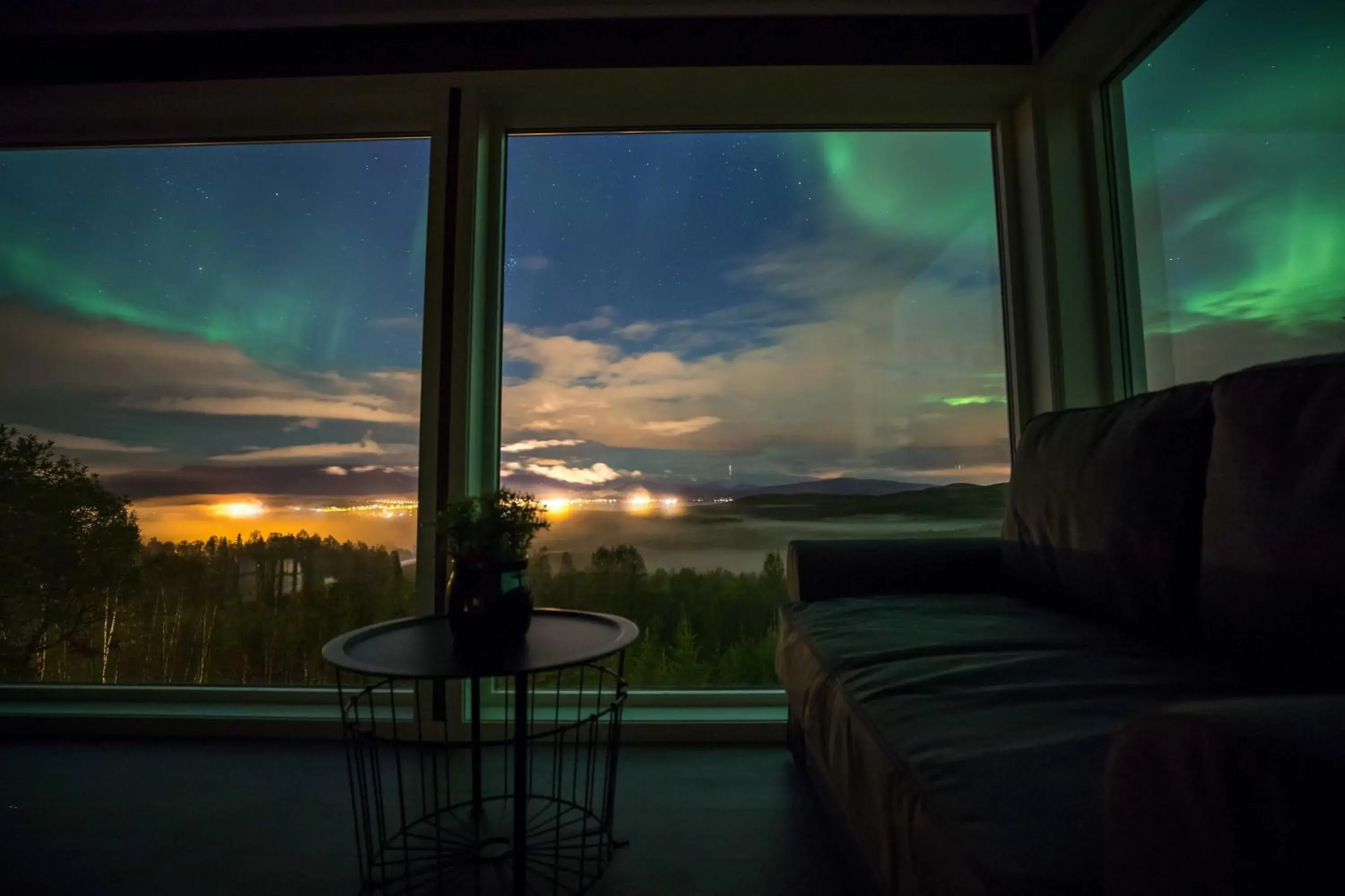 Top Corner Suite- Relaxe in Aurora Borealis Observatory Top Corner Suite- Relaxe in Aurora Borealis Observatory