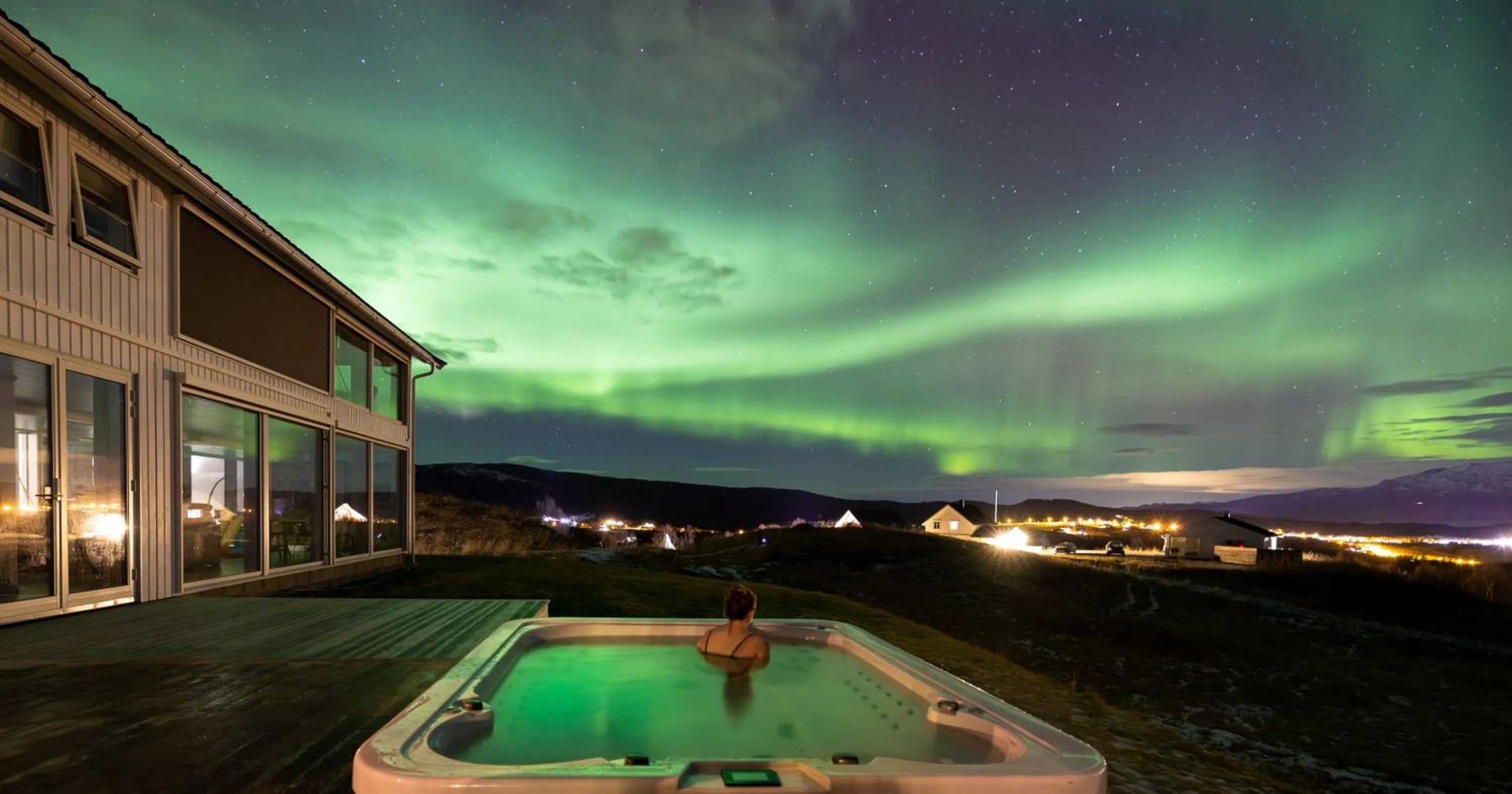 Night in Aurora Borealis Observatory