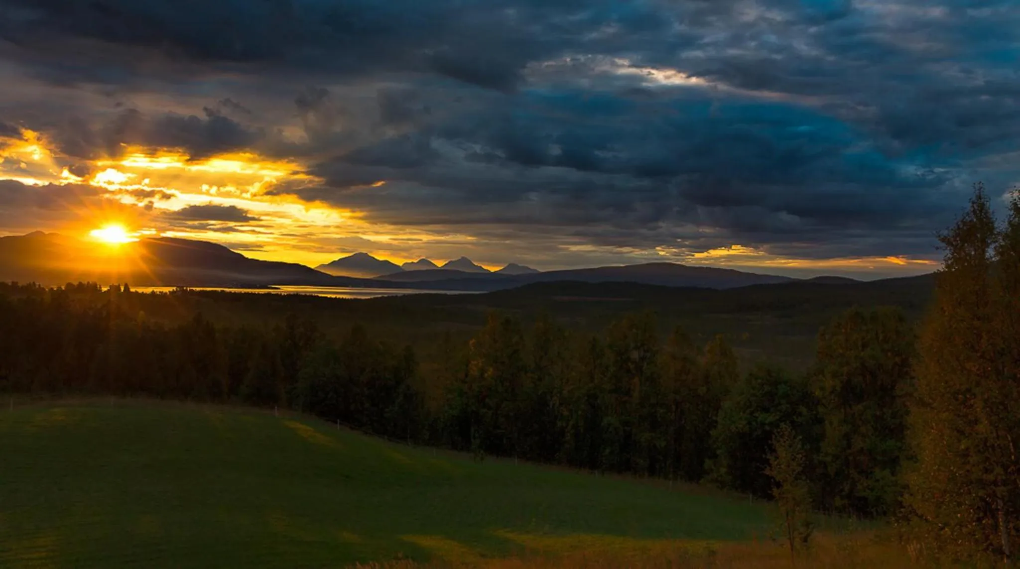 Day in Aurora Borealis Observatory