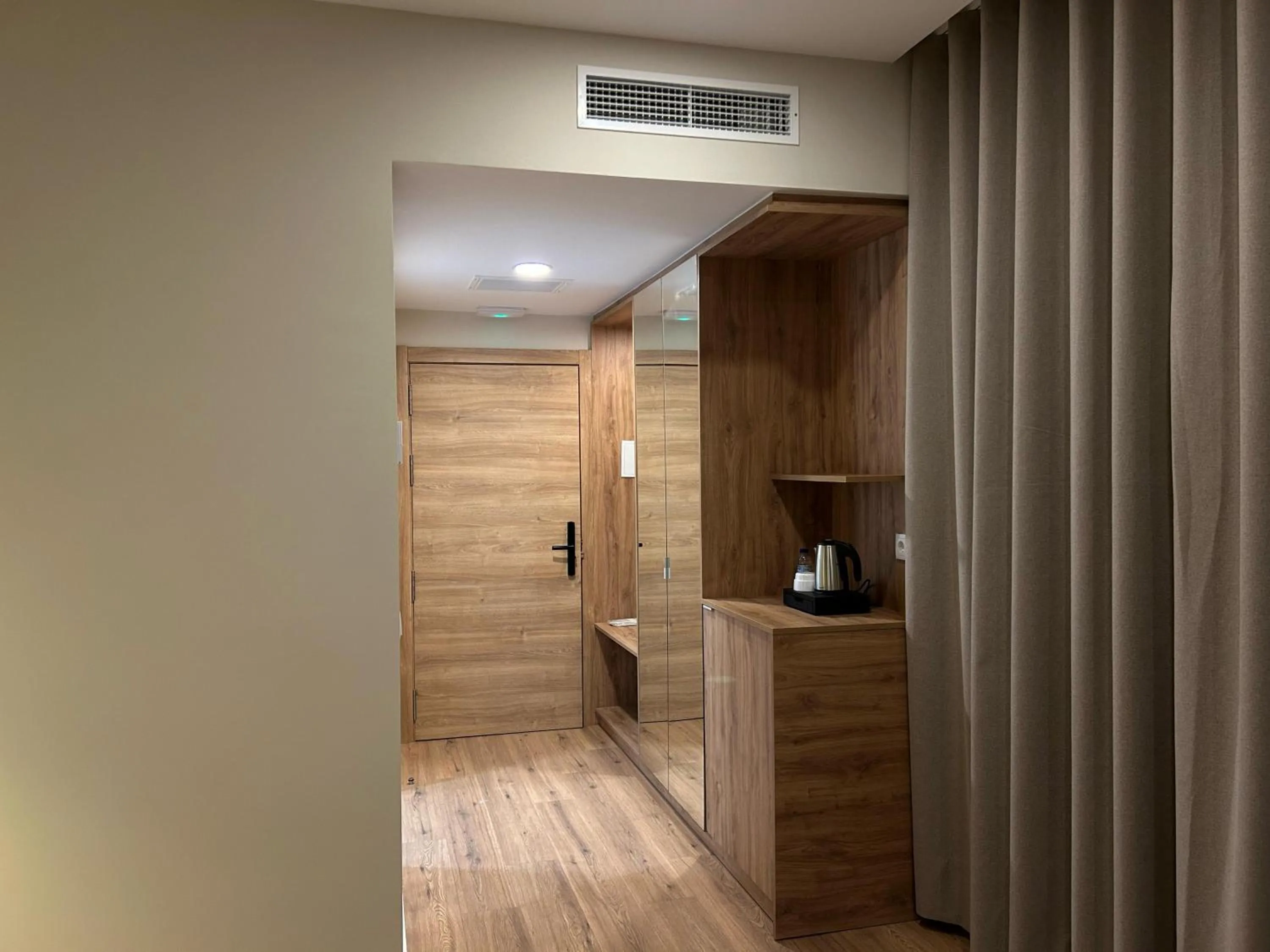 wardrobe in Hotel Caldas Internacional