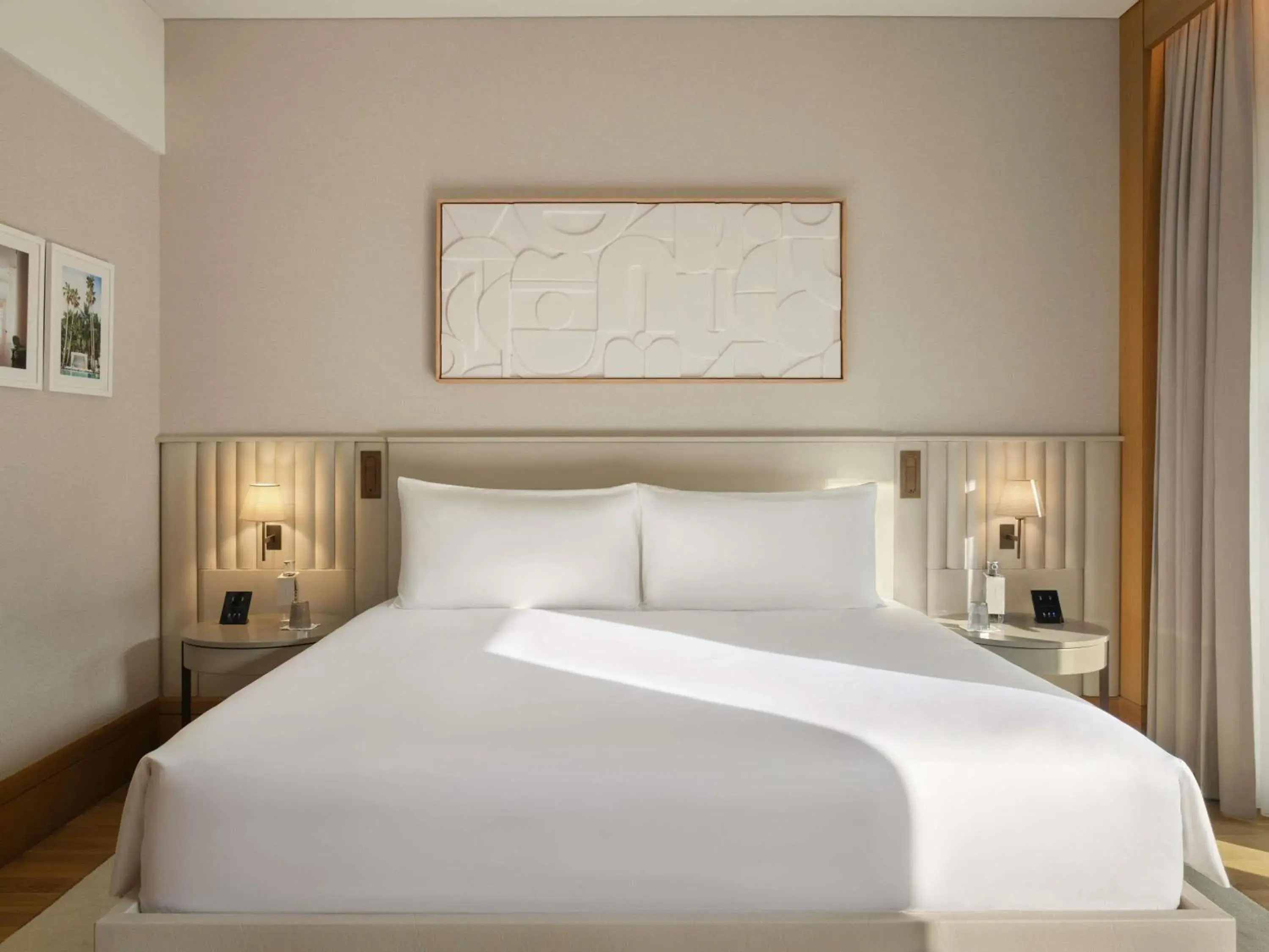 Bedroom, Bed in Delano Dubai at Bluewaters Bedroom, Bed in Delano Dubai at Bluewaters
