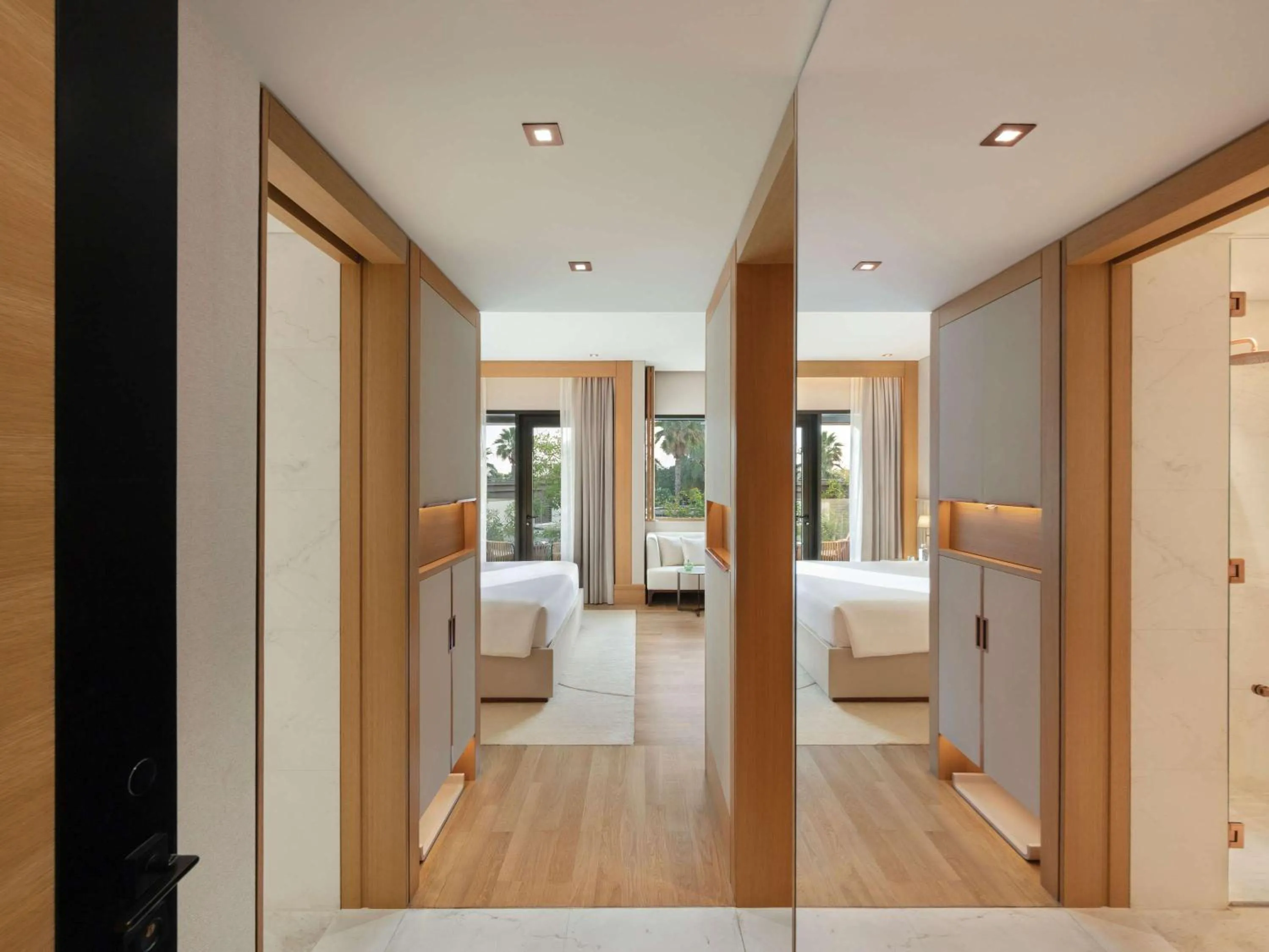 Bedroom, Bed in Caesars Palace Dubai