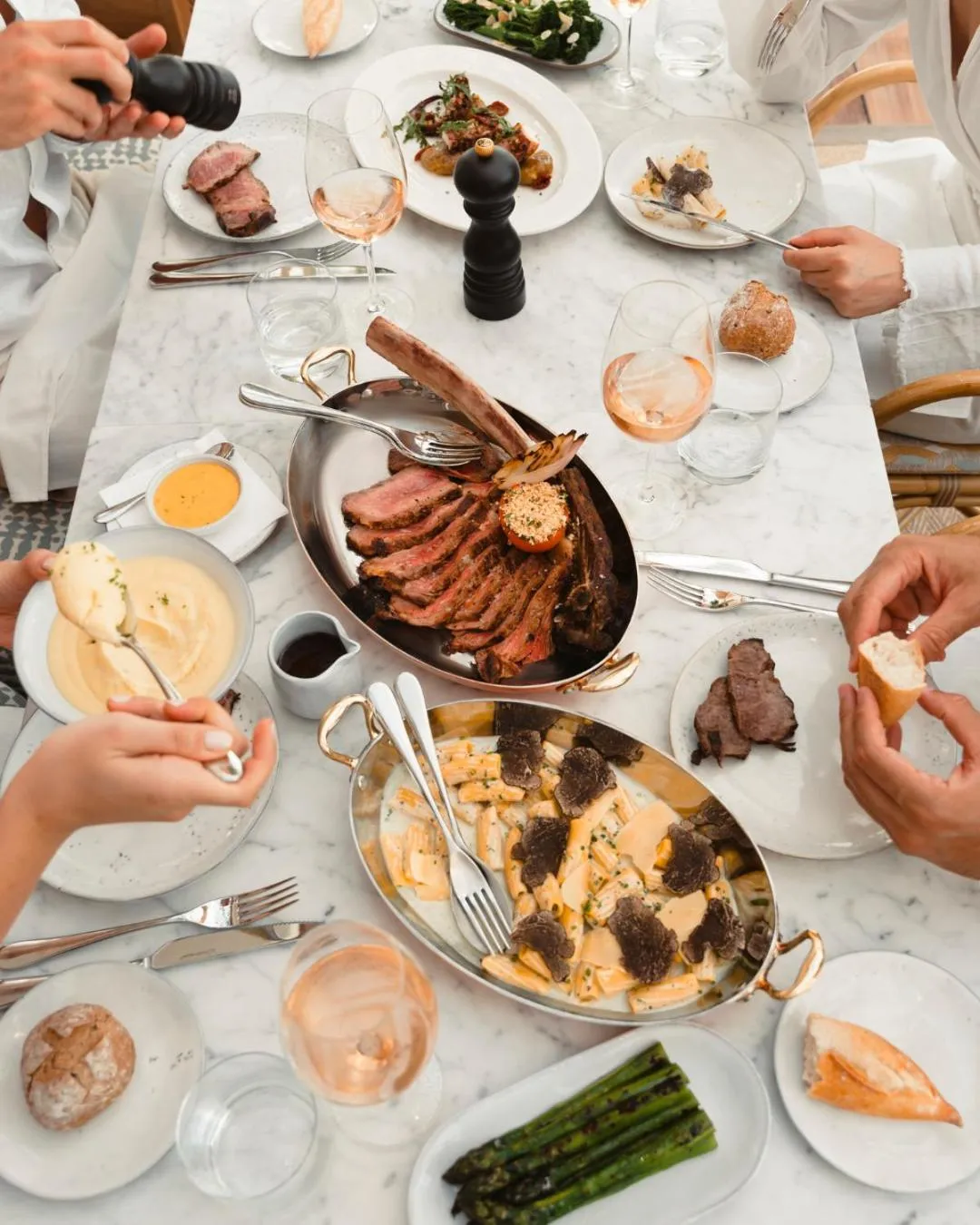 Food and drinks in Delano Dubai at Bluewaters