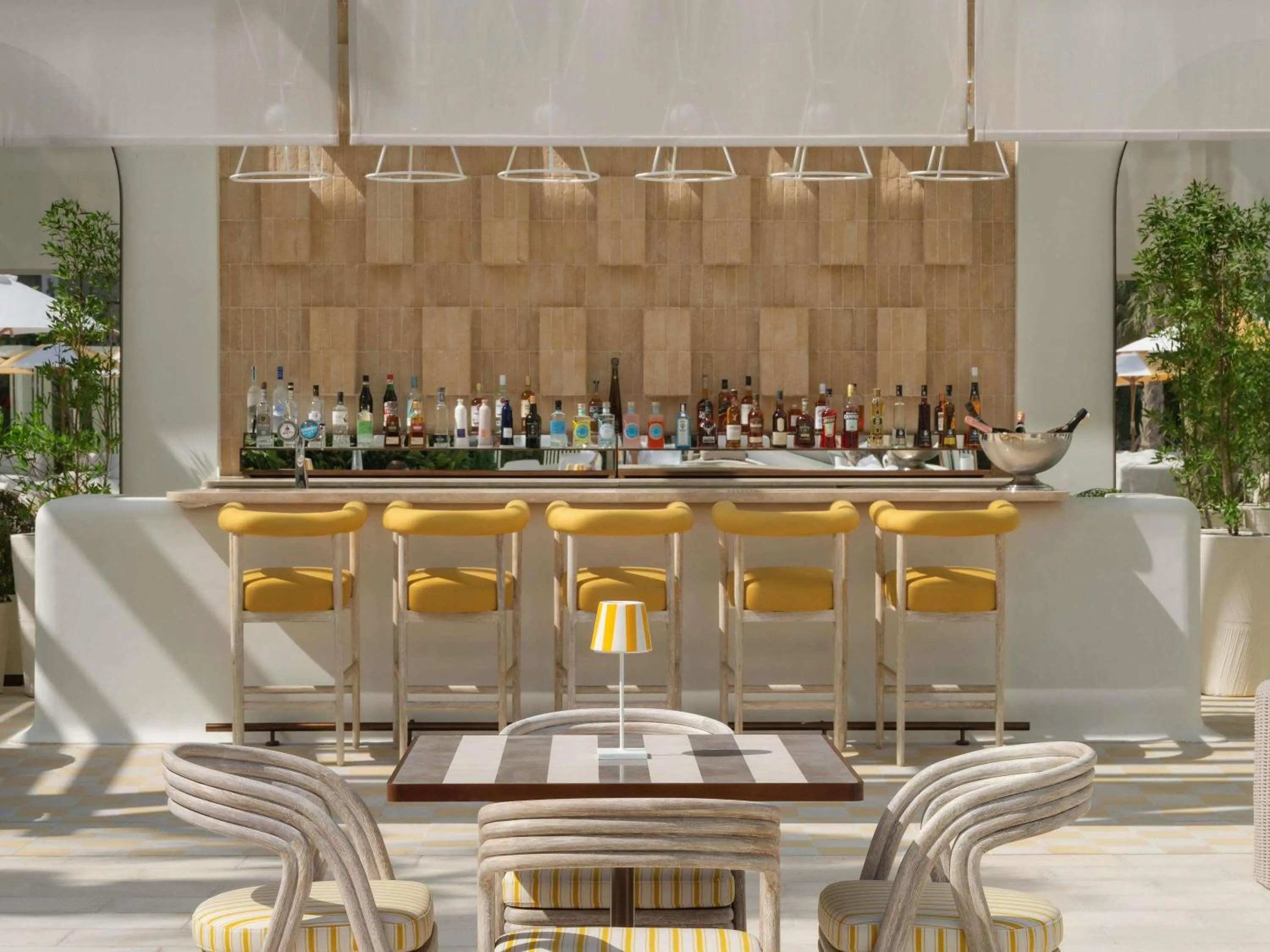 Restaurant/places to eat in Delano Dubai at Bluewaters