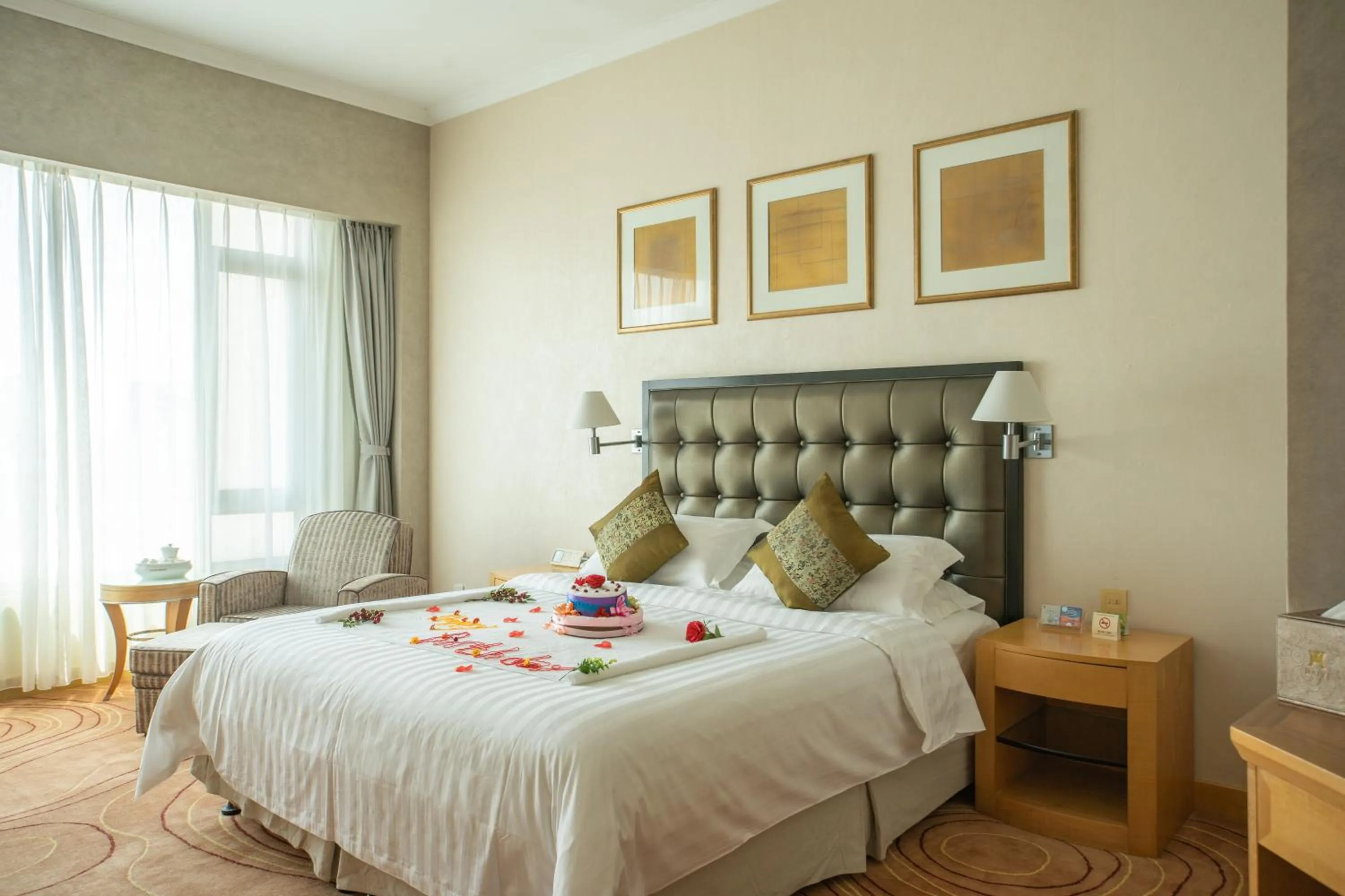 Bedroom, Bed in Shantou Junhua Haiyi Hotel