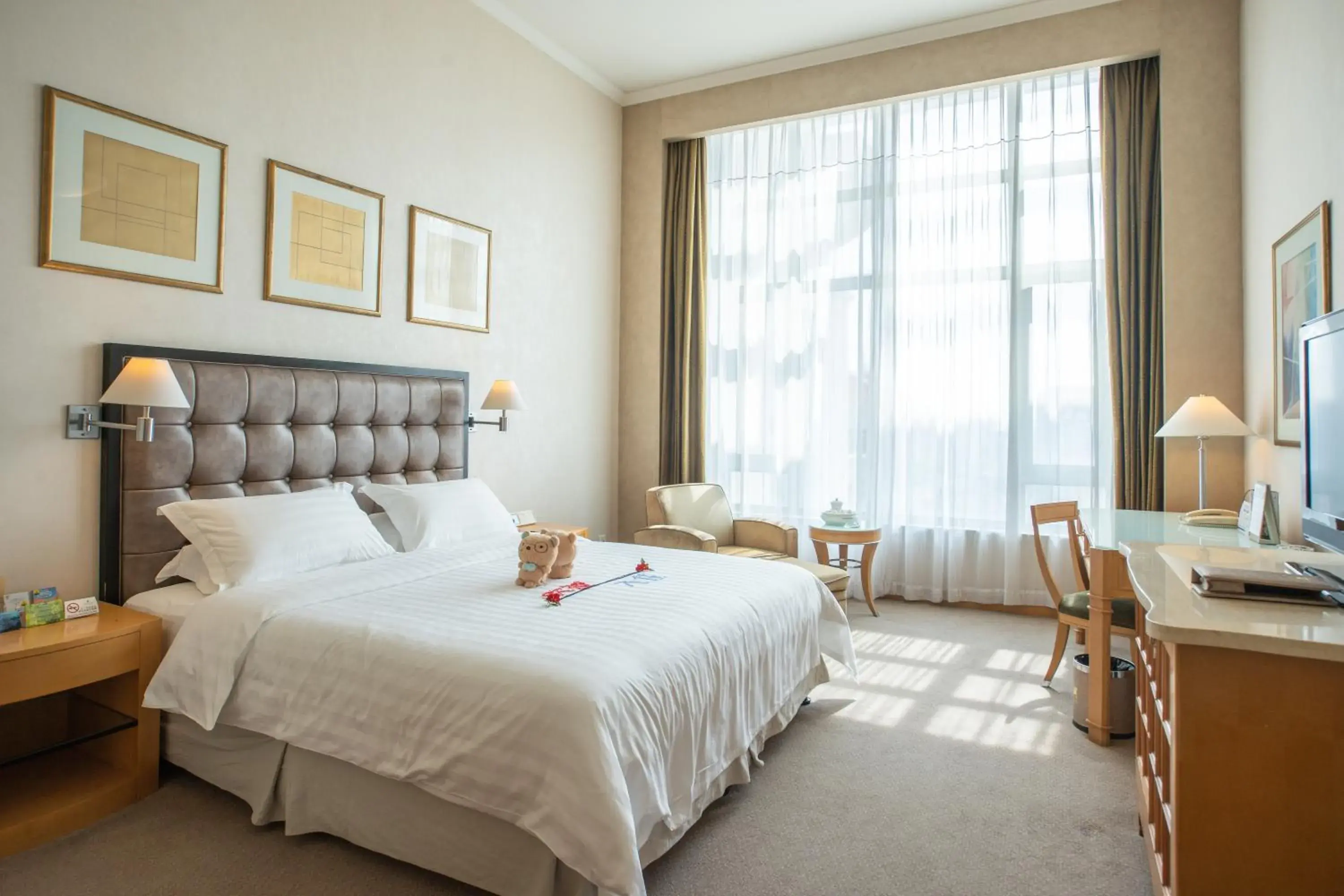 Bedroom, Bed in Shantou Junhua Haiyi Hotel Bedroom, Bed in Shantou Junhua Haiyi Hotel