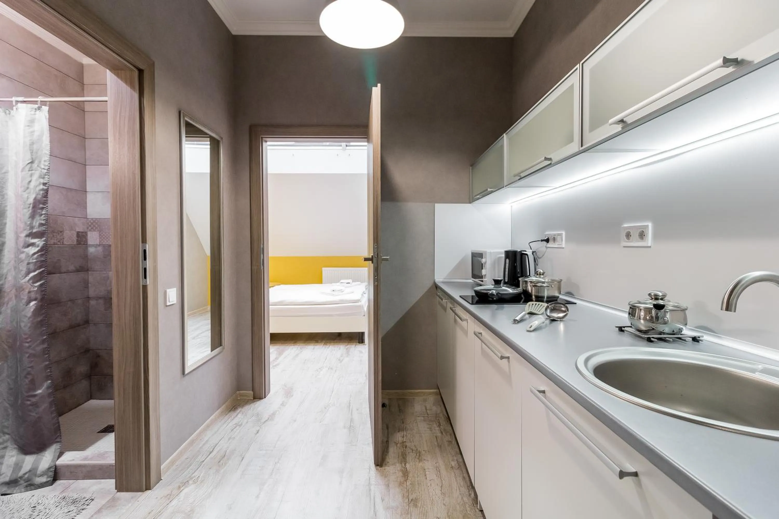 Bathroom, Bed in Opera Passage Hotel & Apartments