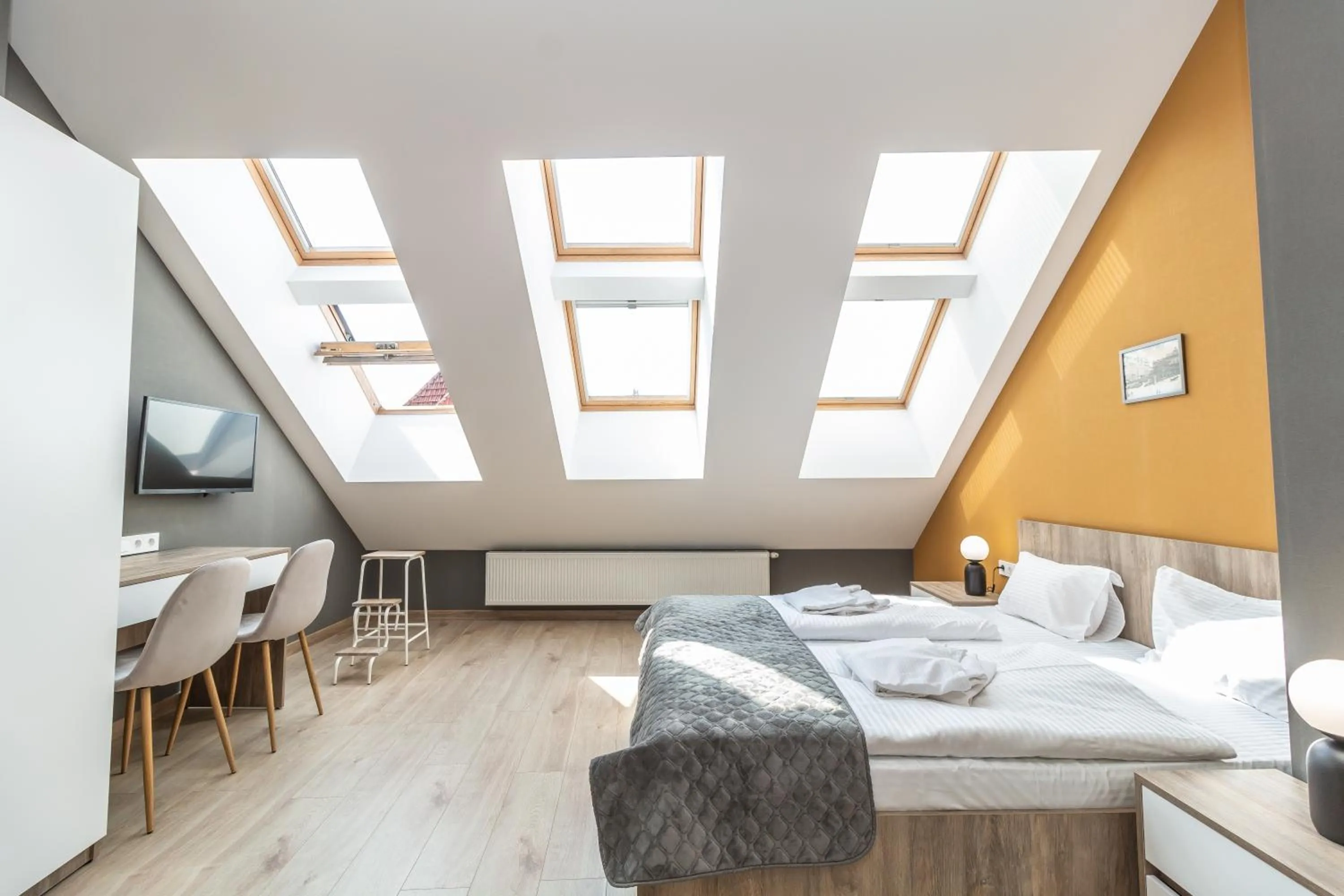 Bed in Opera Passage Hotel & Apartments