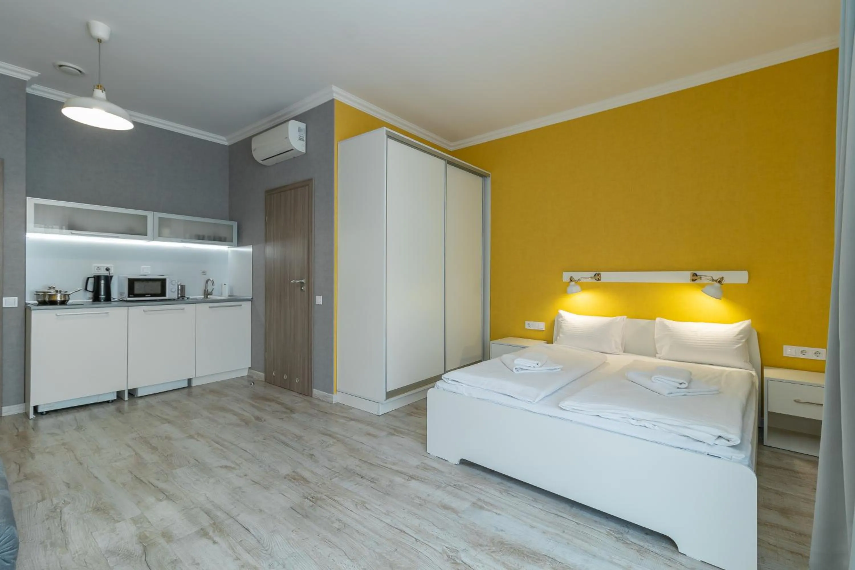 Bed in Opera Passage Hotel & Apartments