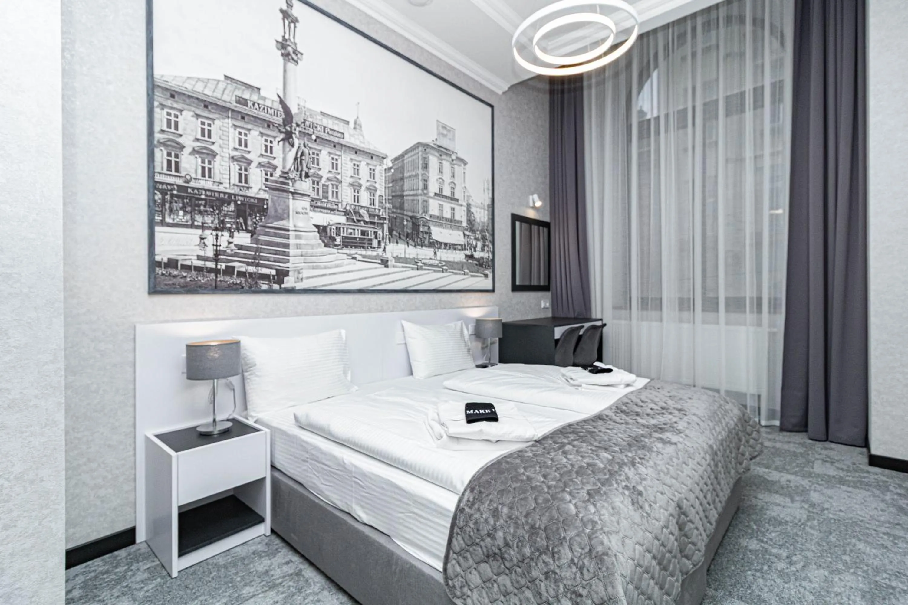 Bed in Opera Passage Hotel & Apartments