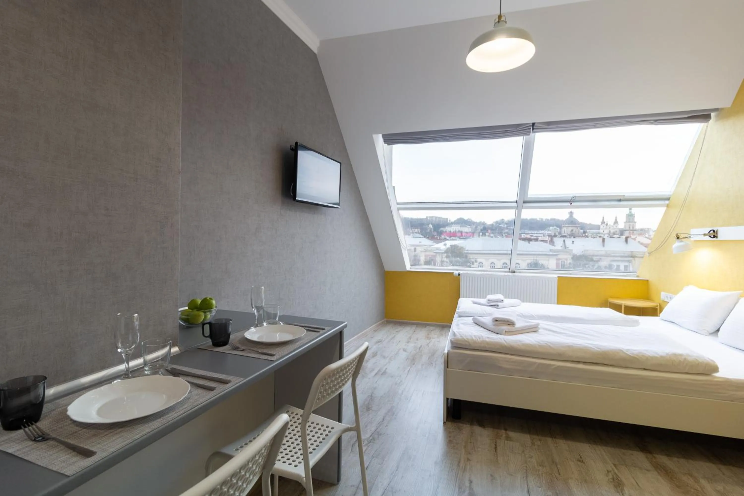 Shower, Bed in Opera Passage Hotel & Apartments