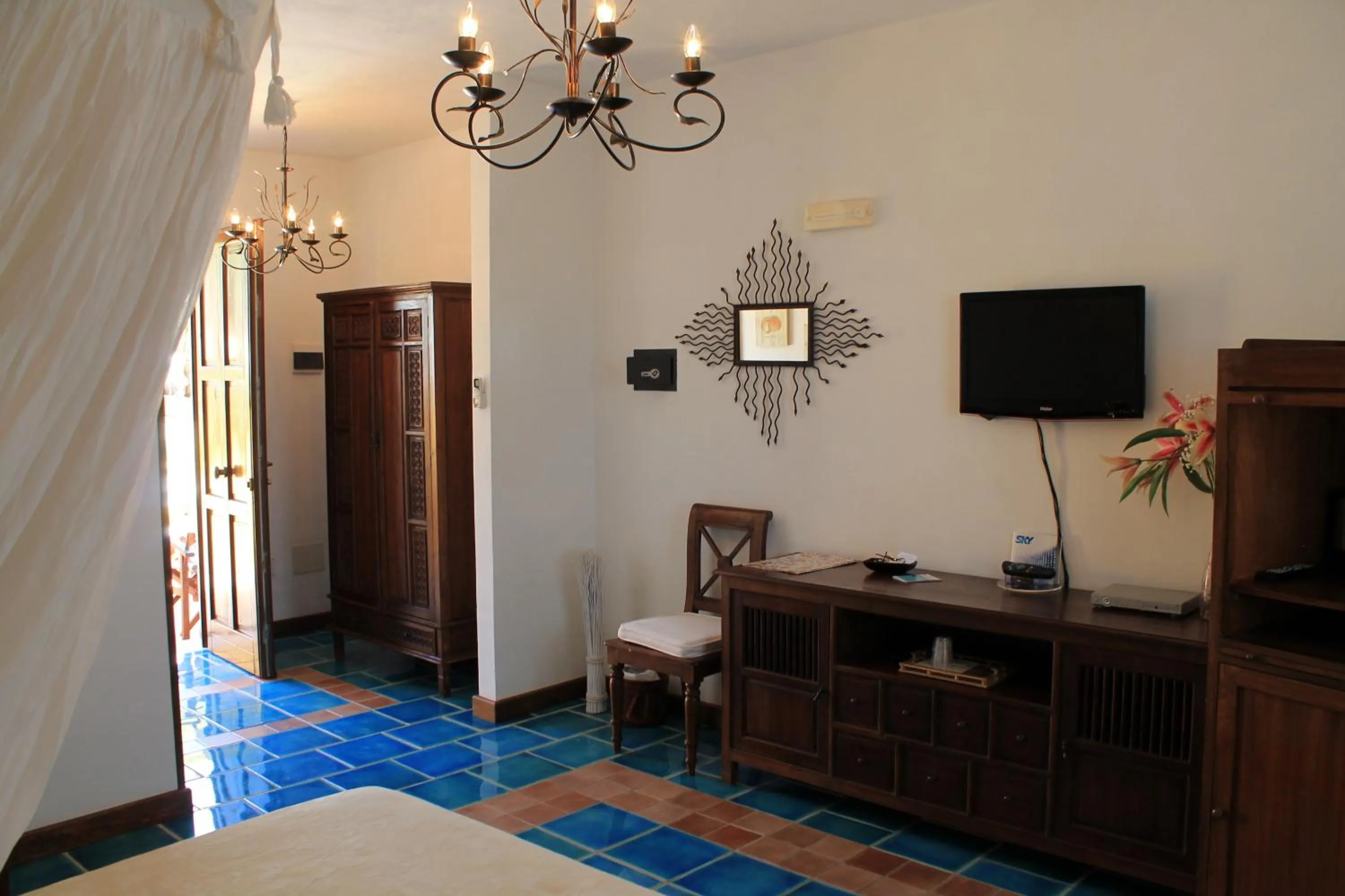 Photo of the whole room, Bed in Luagos club Resort