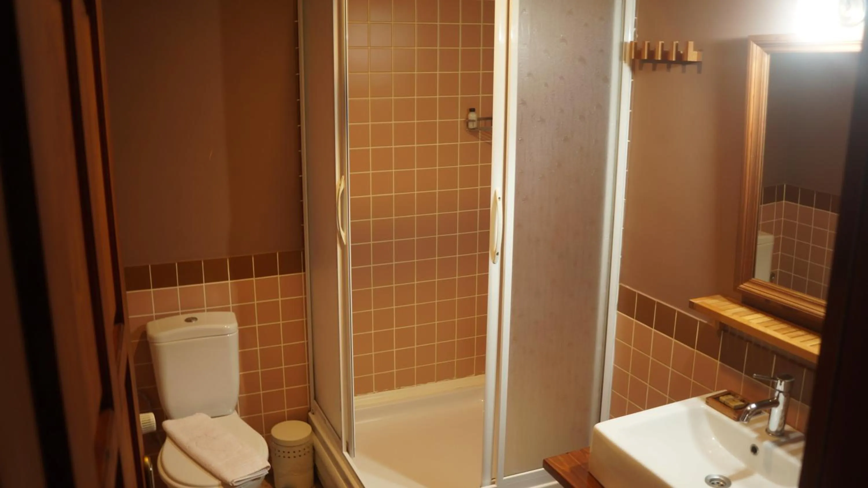 Shower in Kisik Konagi