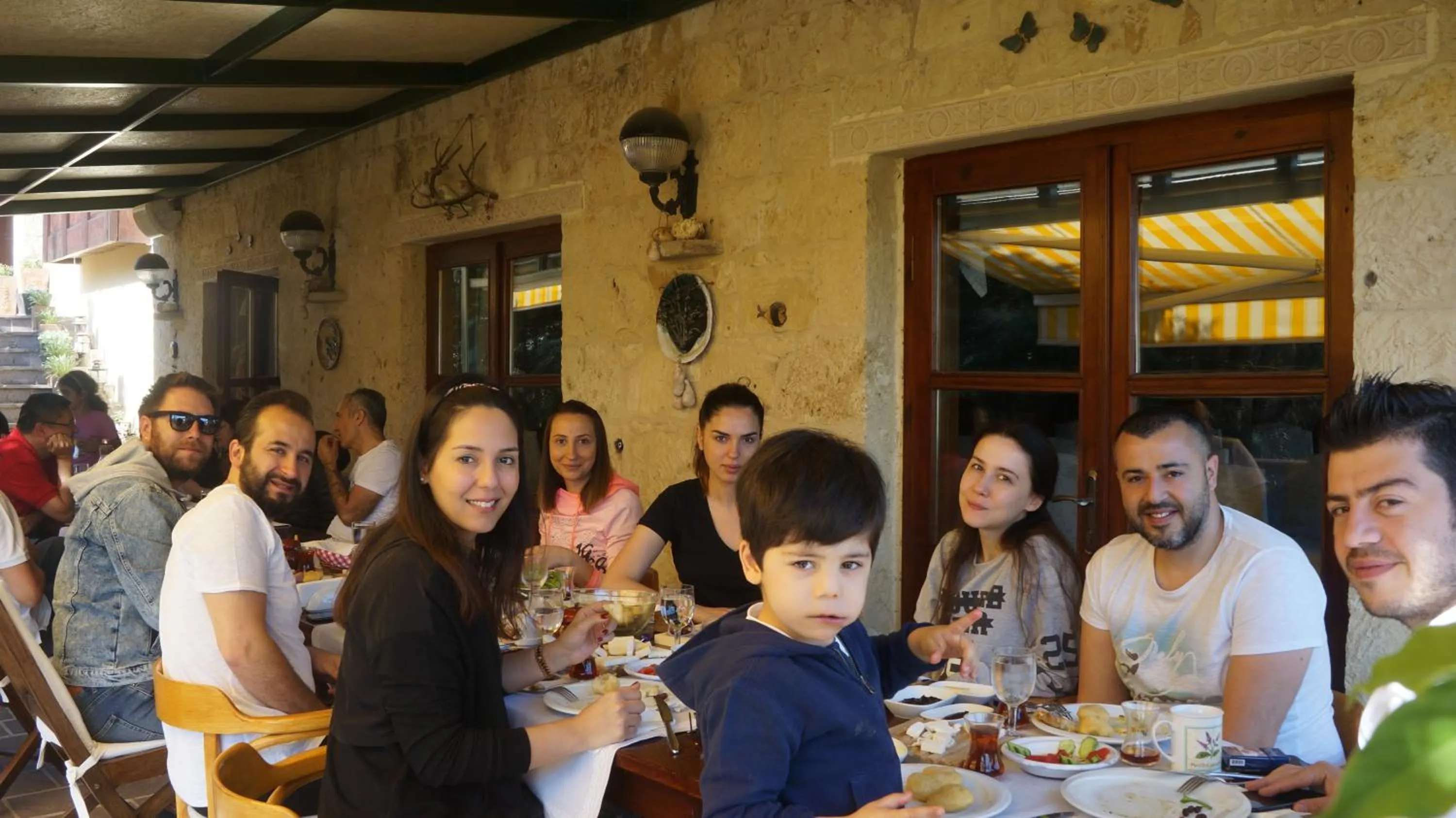 Restaurant/places to eat in Kisik Konagi