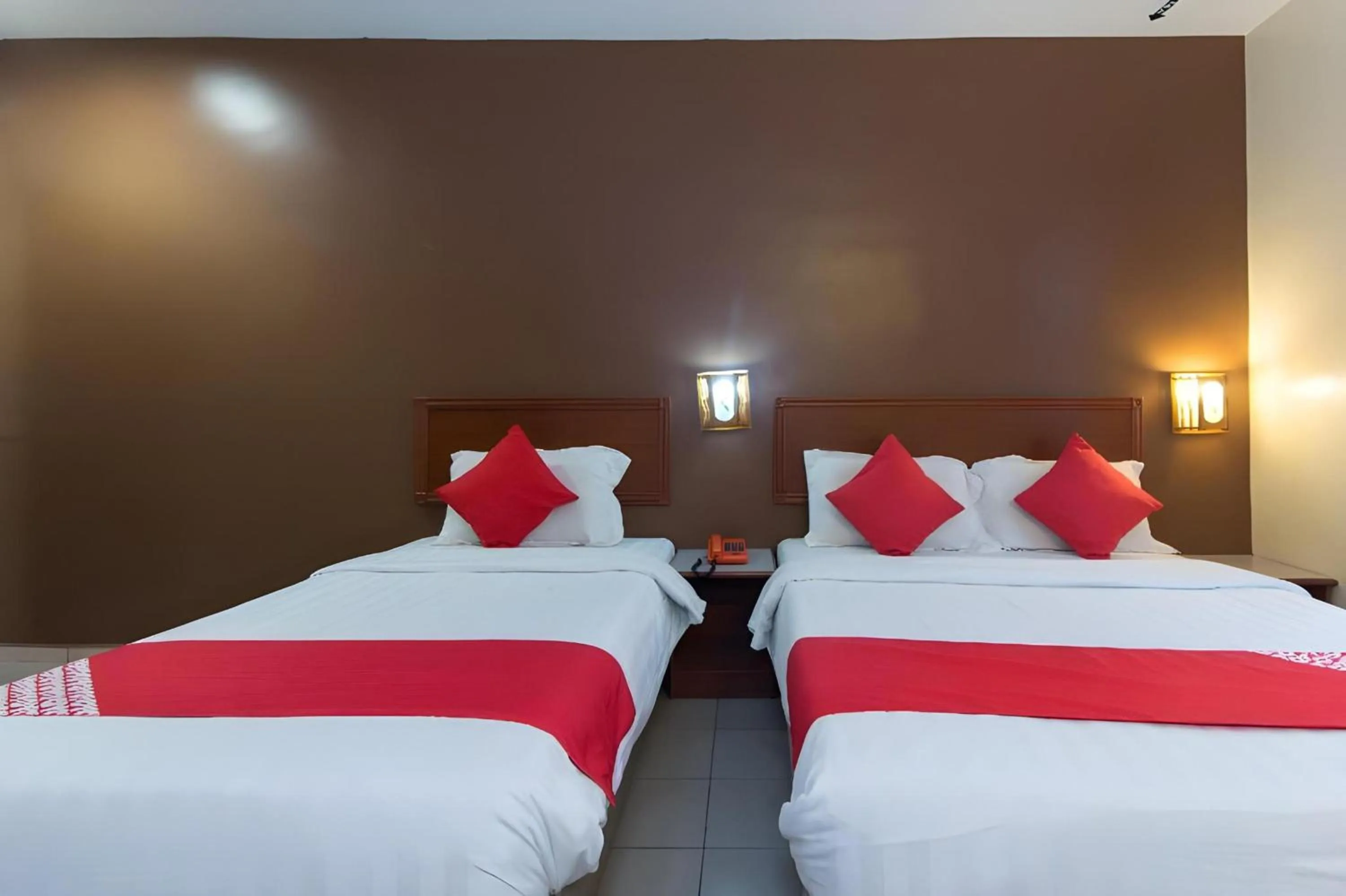 Photo of the whole room, Bed in Super OYO 447 Comfort Hotel Meru