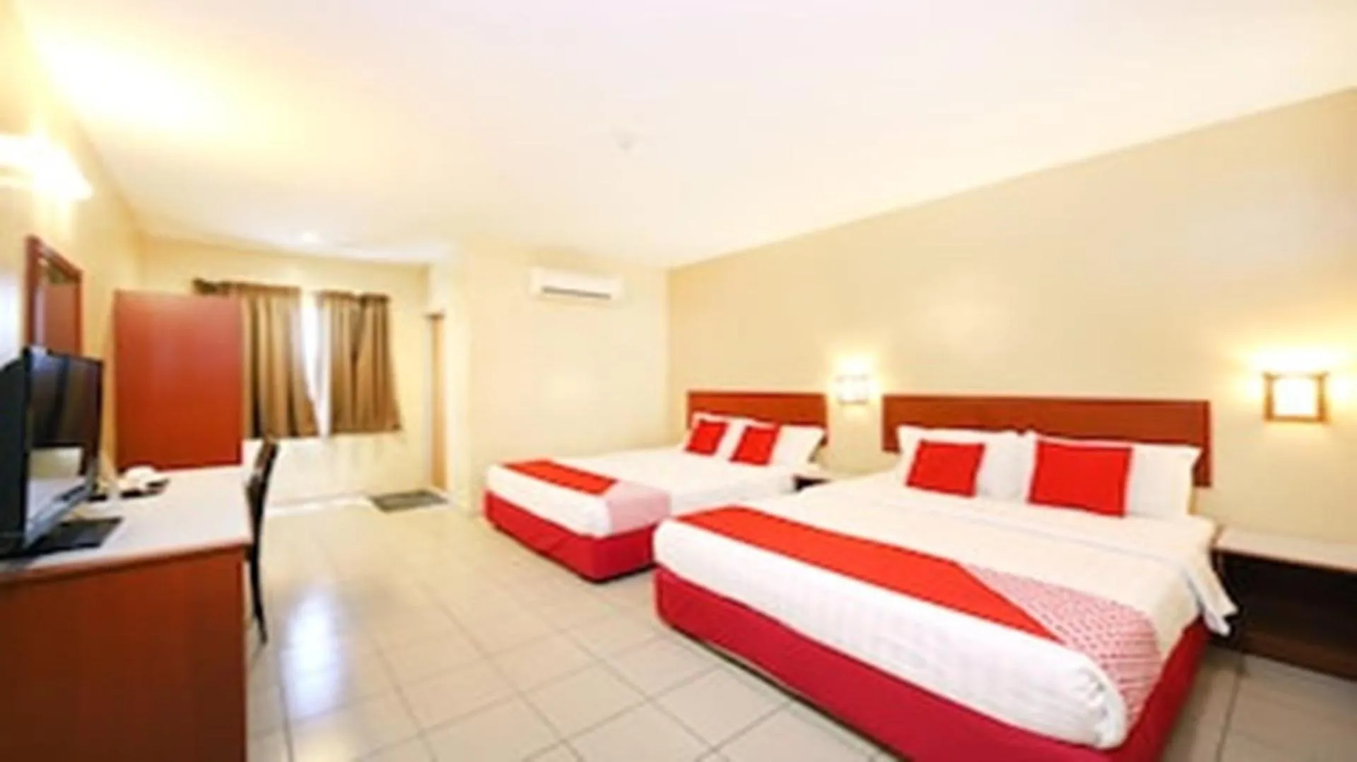 Photo of the whole room, Bed in Super OYO 447 Comfort Hotel Meru