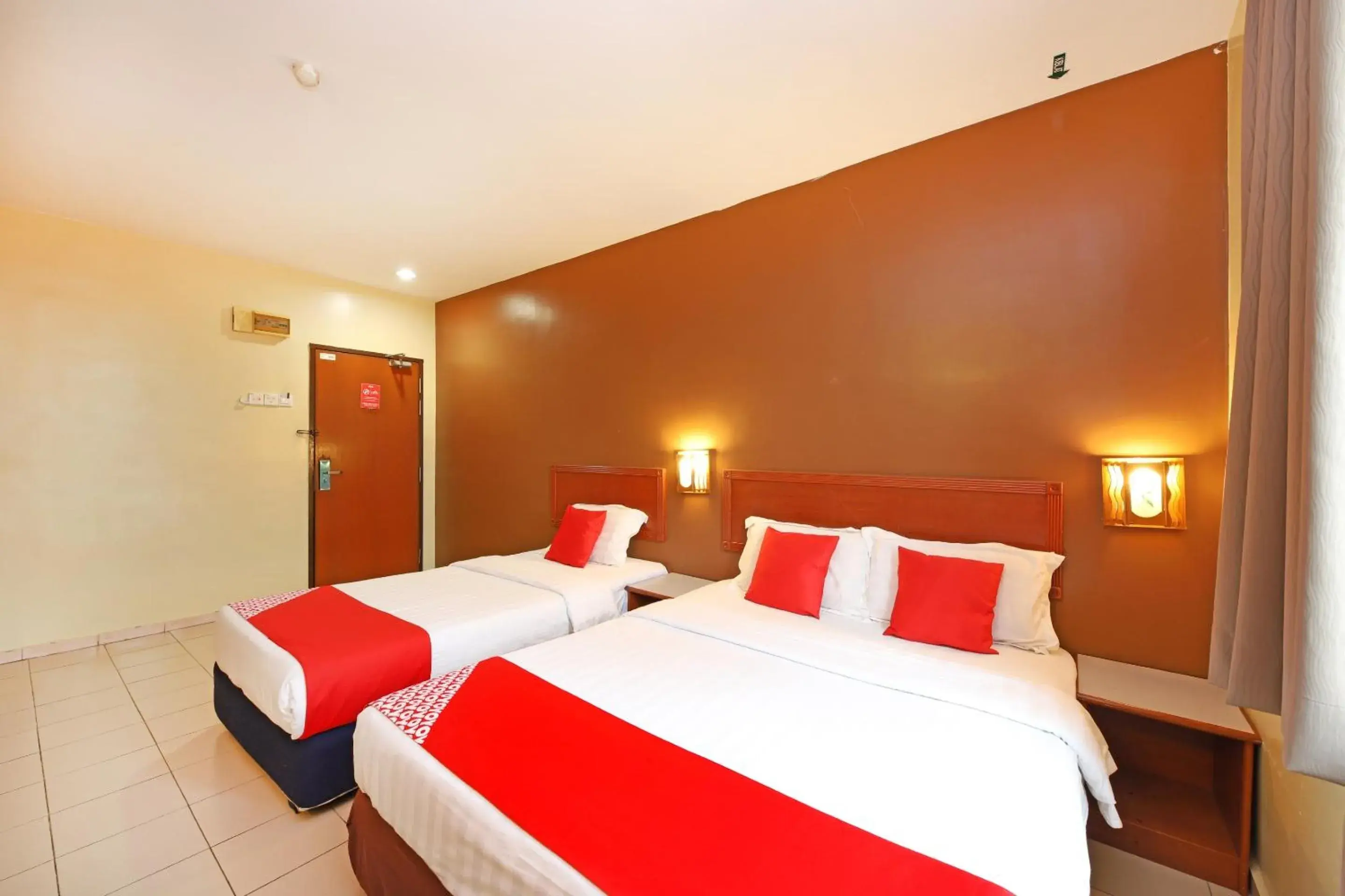 Bedroom, Bed in Super OYO 447 Comfort Hotel Meru