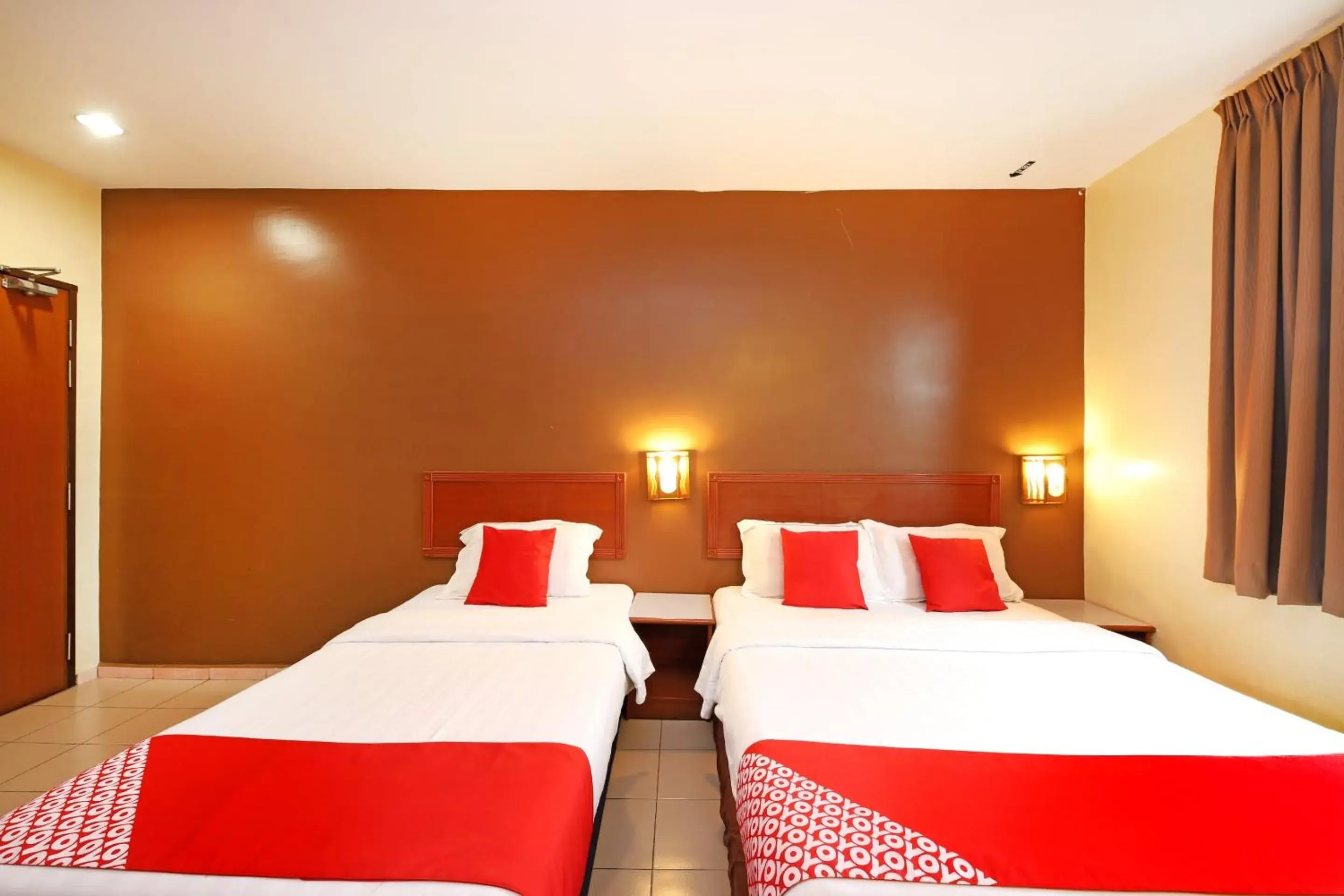 Bedroom, Bed in Super OYO 447 Comfort Hotel Meru