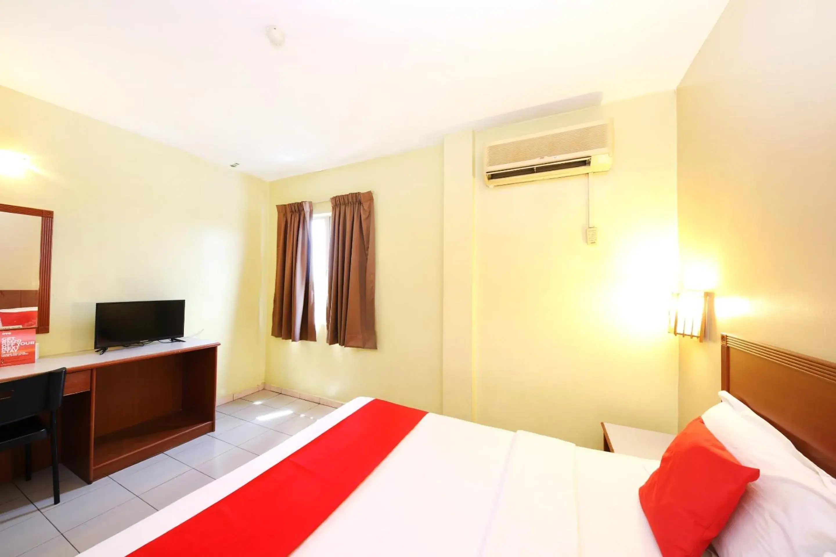 Bedroom, Bed in Super OYO 447 Comfort Hotel Meru