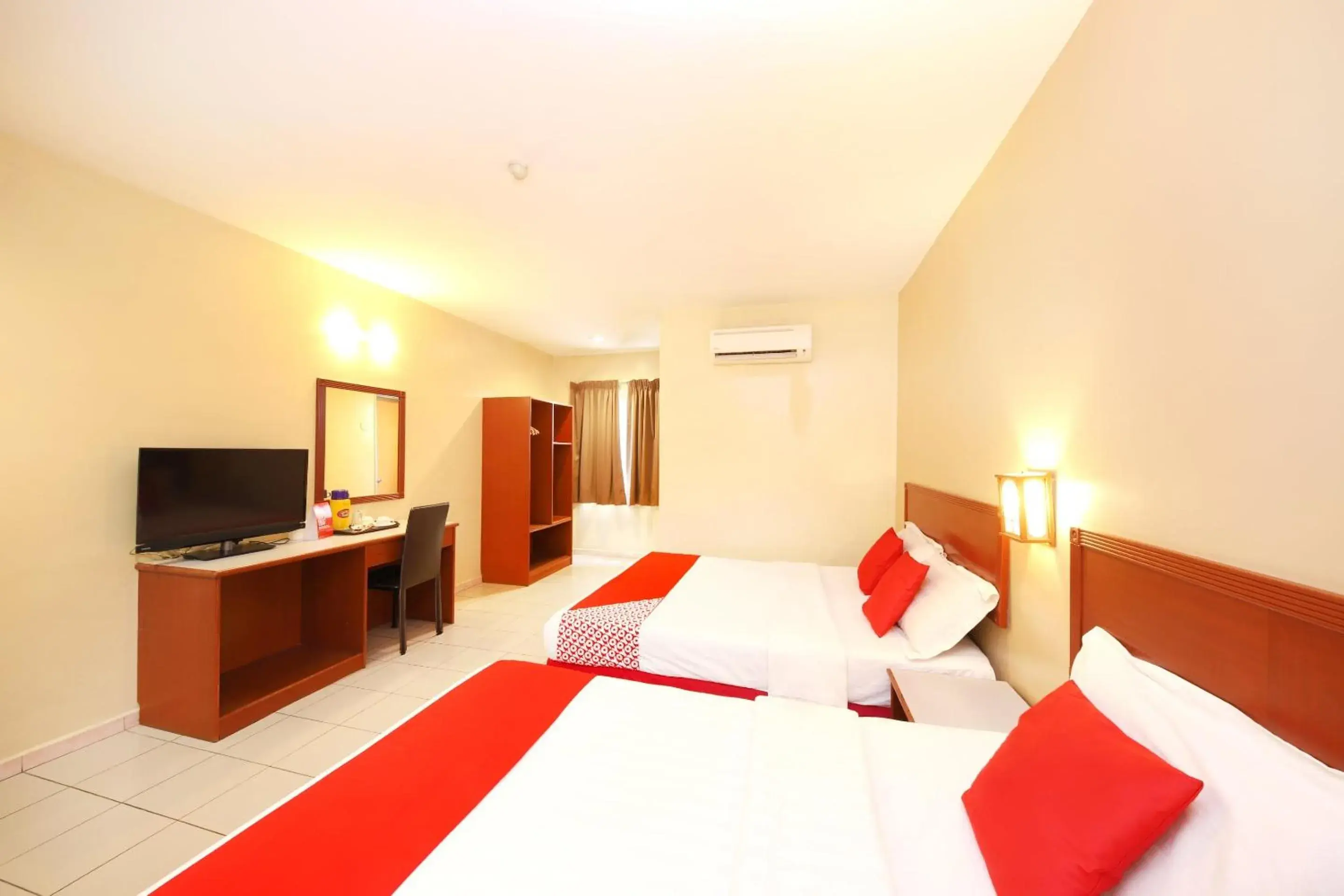 Bedroom, Bed in Super OYO 447 Comfort Hotel Meru