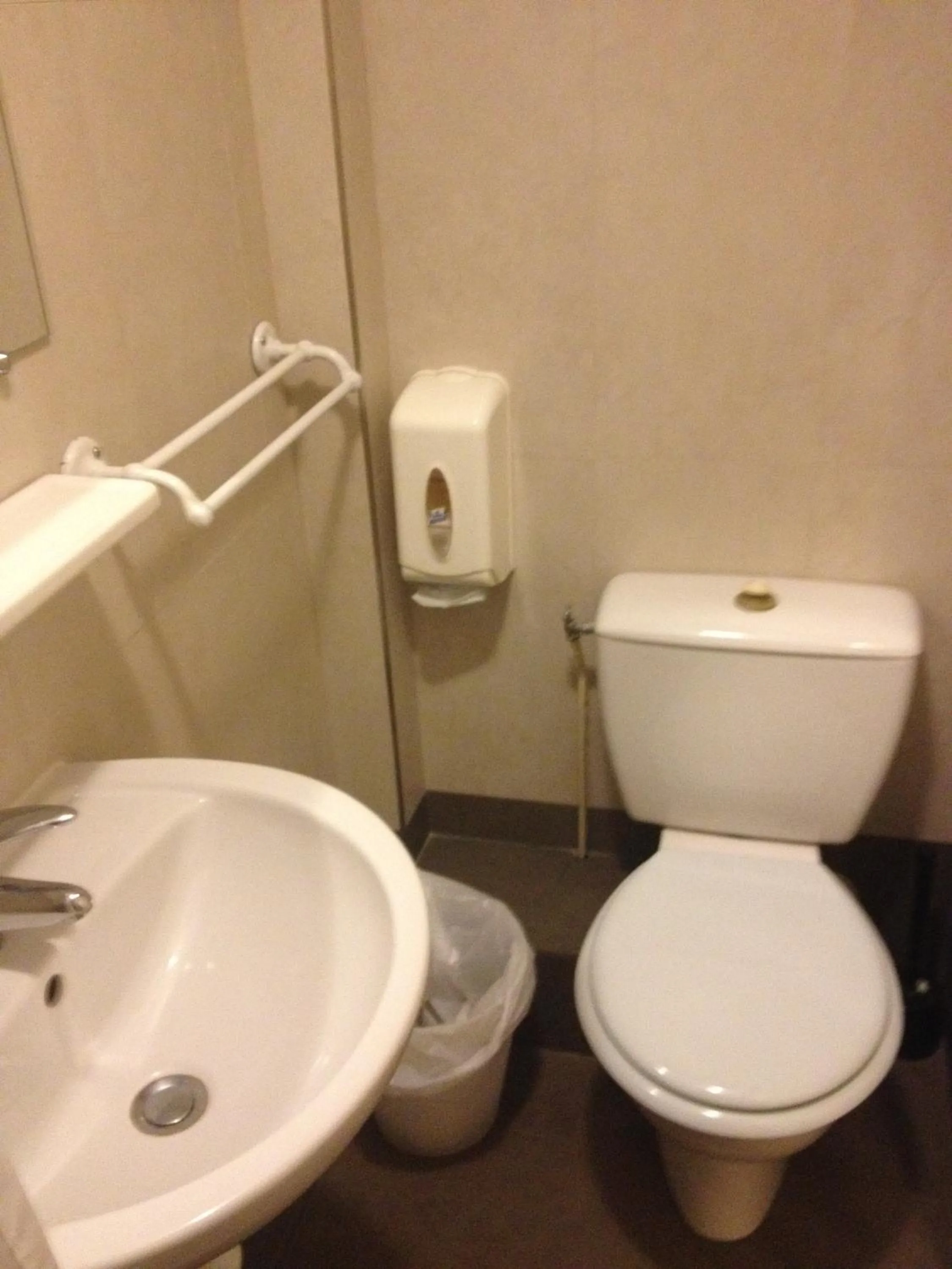 Bathroom in Hôtel Belle Meunière