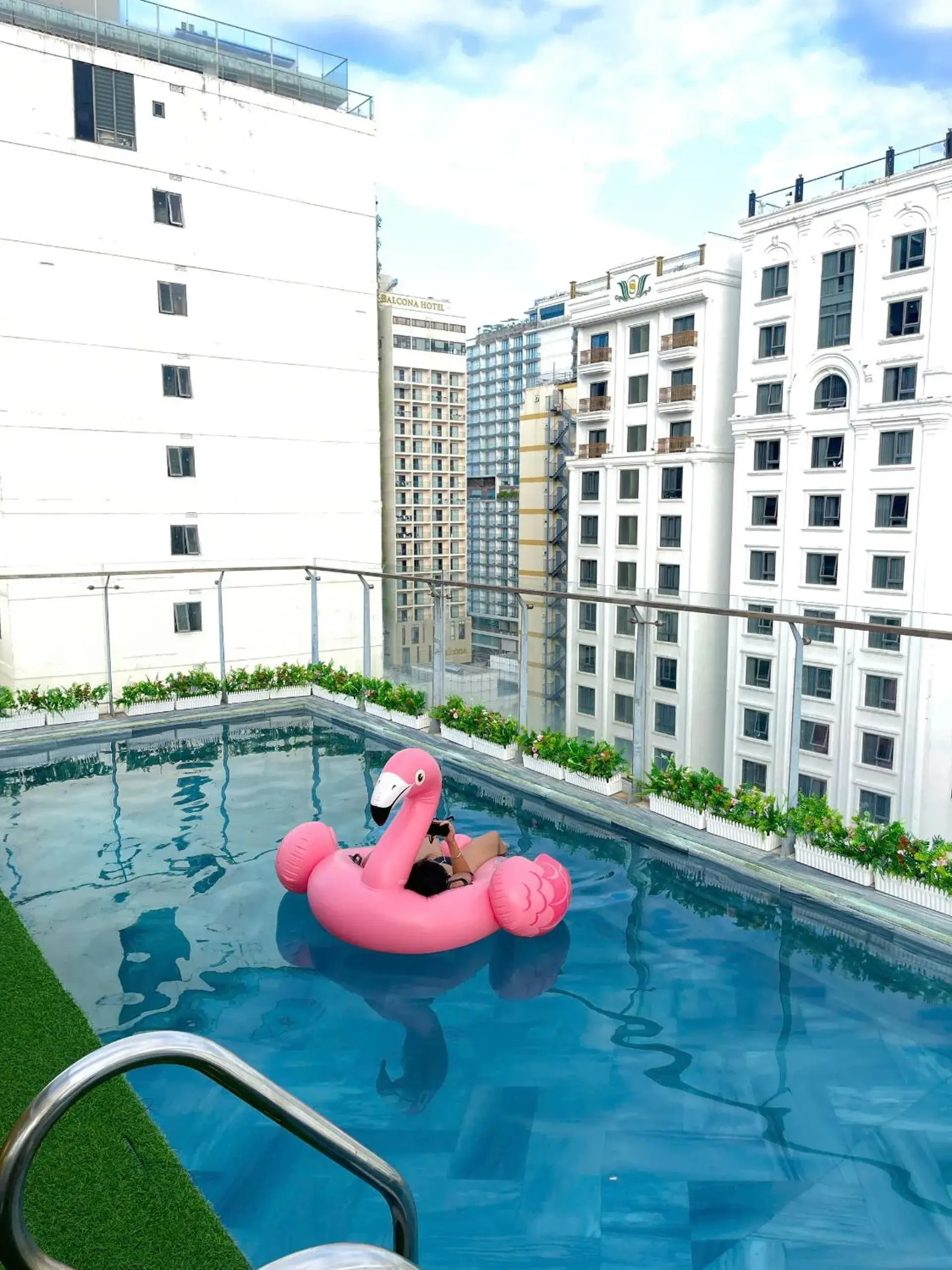 Swimming pool in Jolia Hotel Danang Beach Swimming pool in Jolia Hotel Danang Beach