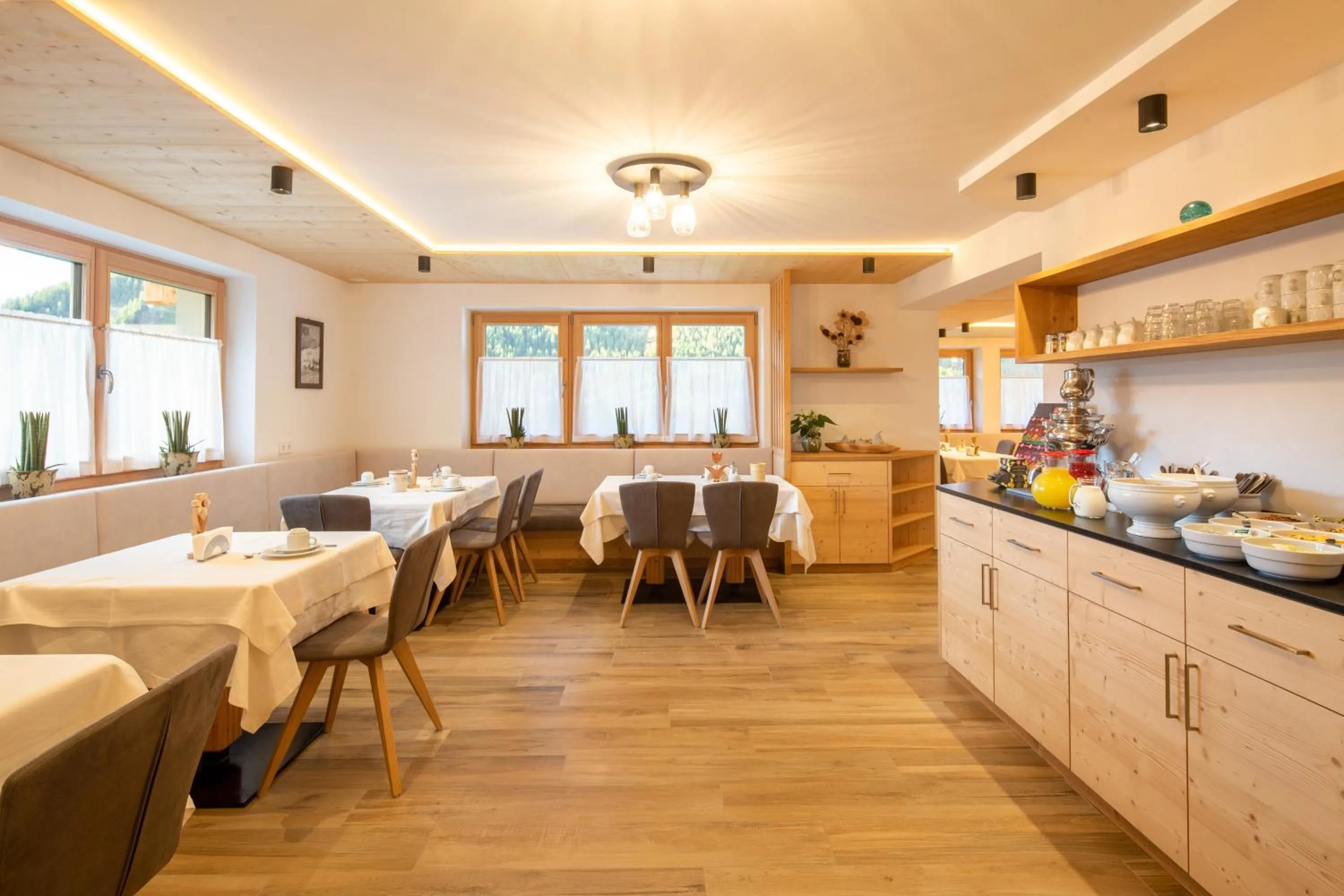 Breakfast in Declara B&B and apartaments