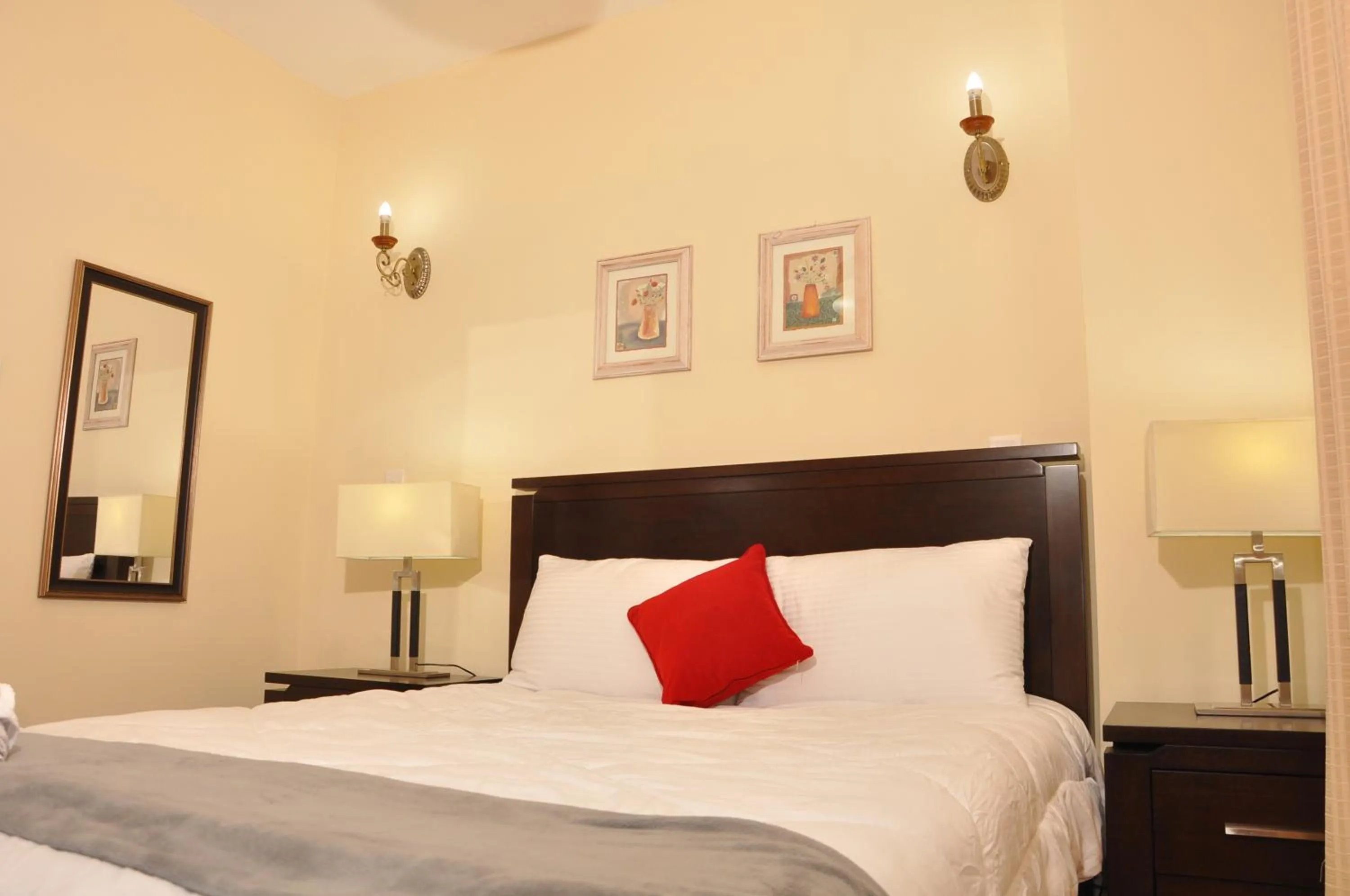 Sherry Homes -Tausi