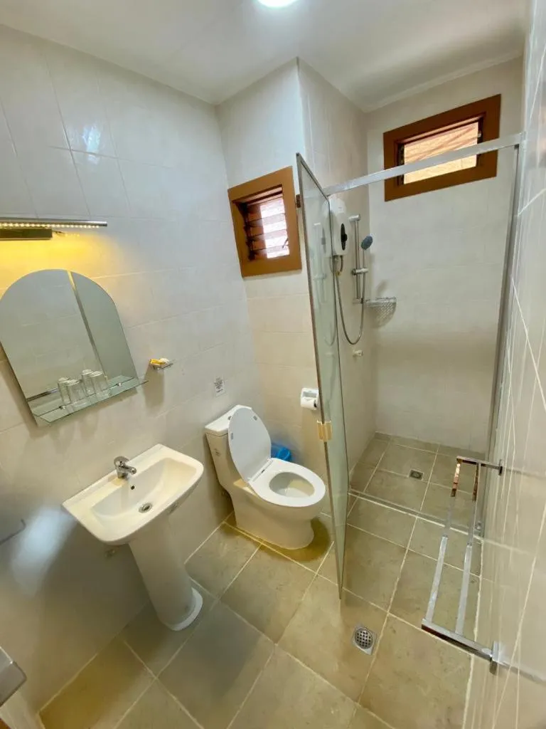 Shower in Quo Vadis Dive Resort