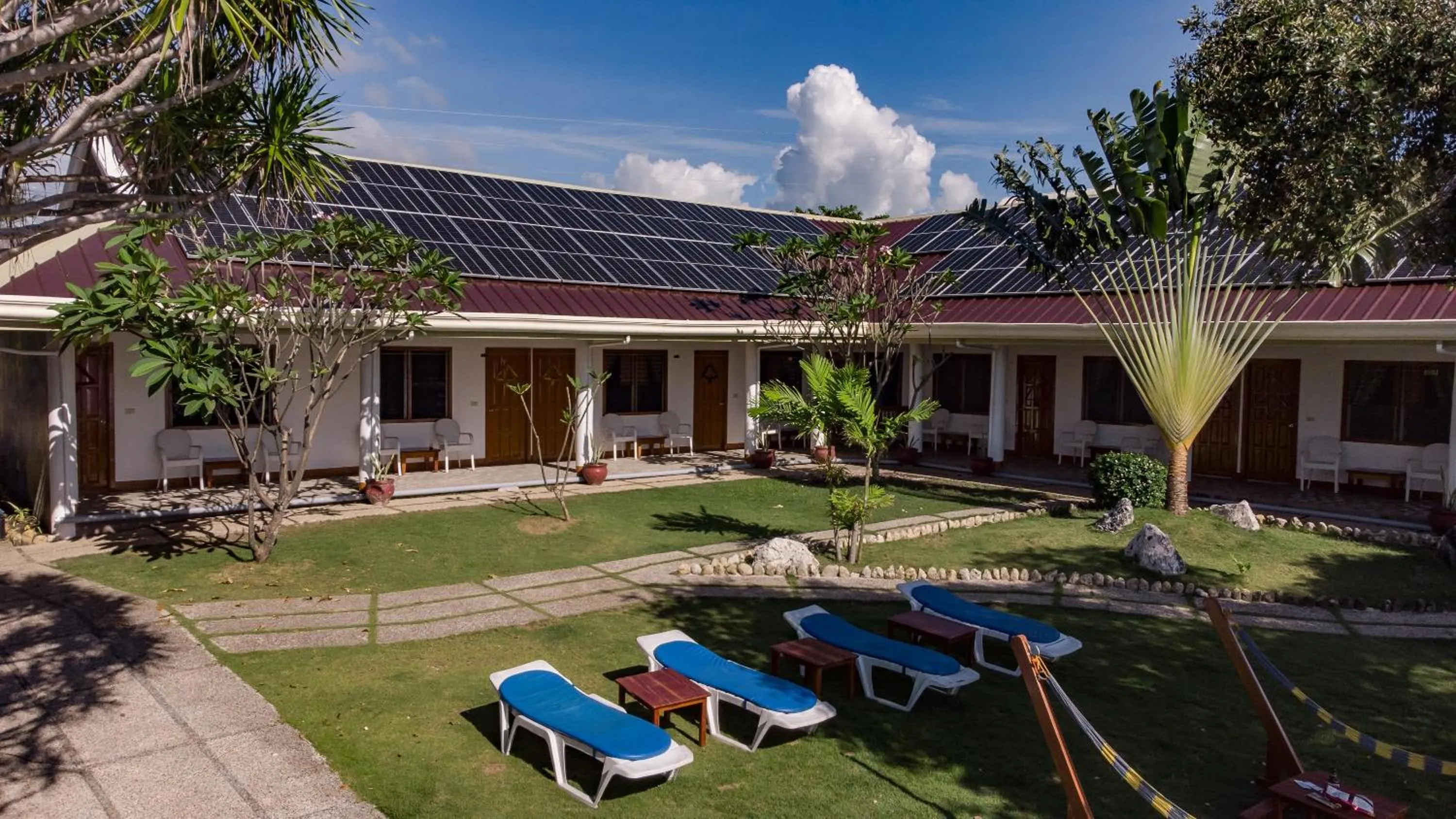 Property building in Quo Vadis Dive Resort