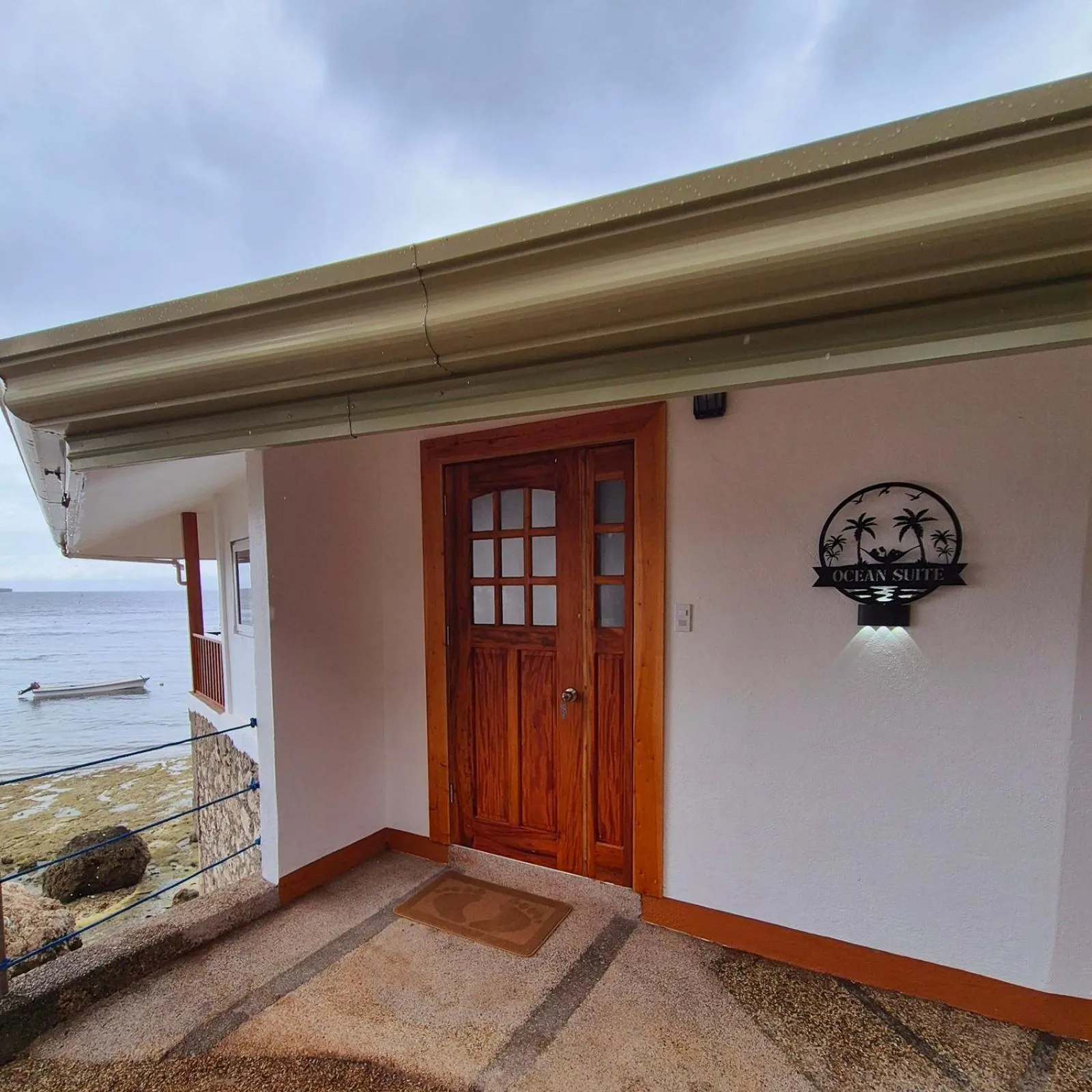 Facade/entrance in Quo Vadis Dive Resort